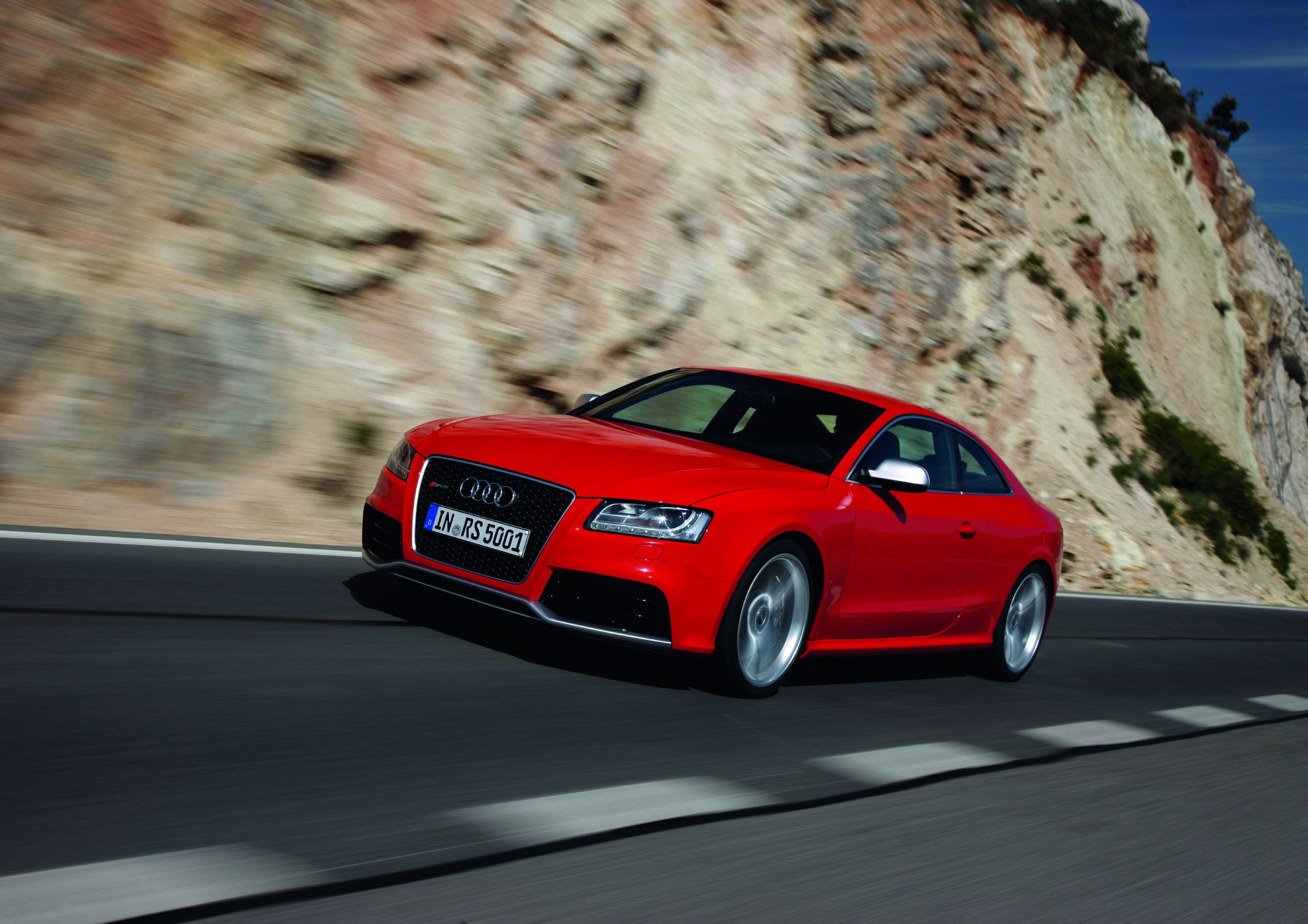 Audi RS 5 - Colour: Misano Red
