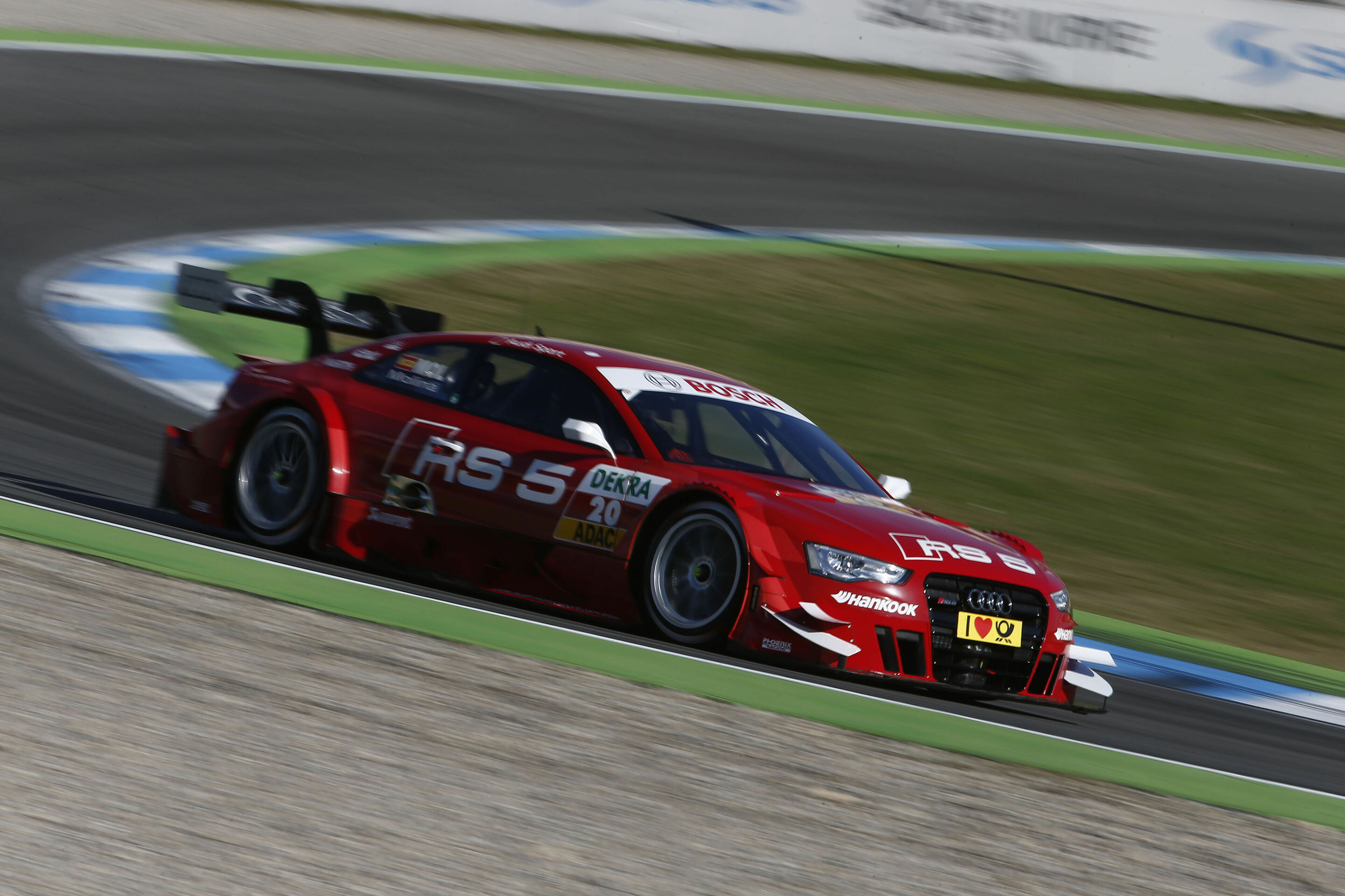 Audi in the role of the hunter at DTM finale