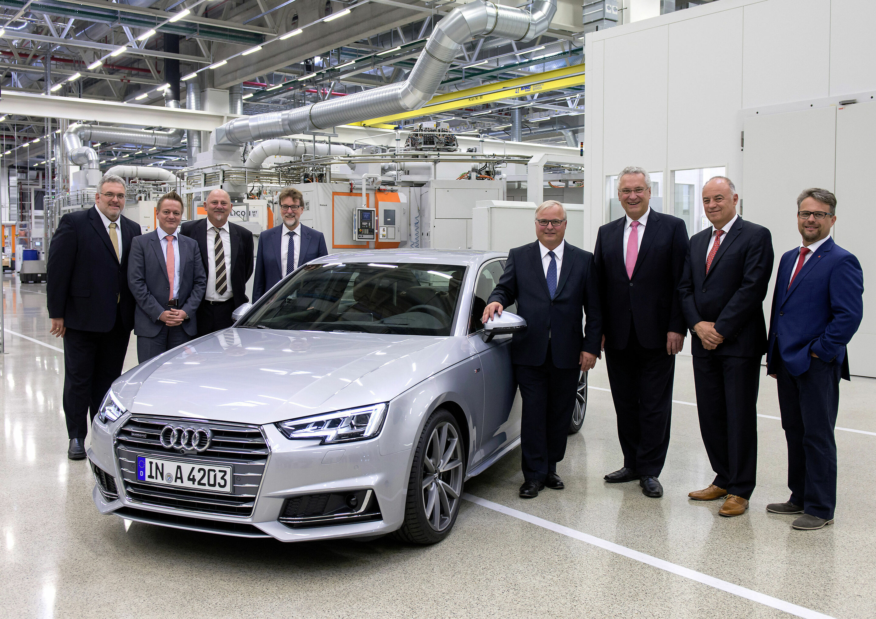 Bayerischer Innenminister Joachim Herrmann zu Besuch bei Audi in Münchsmünster