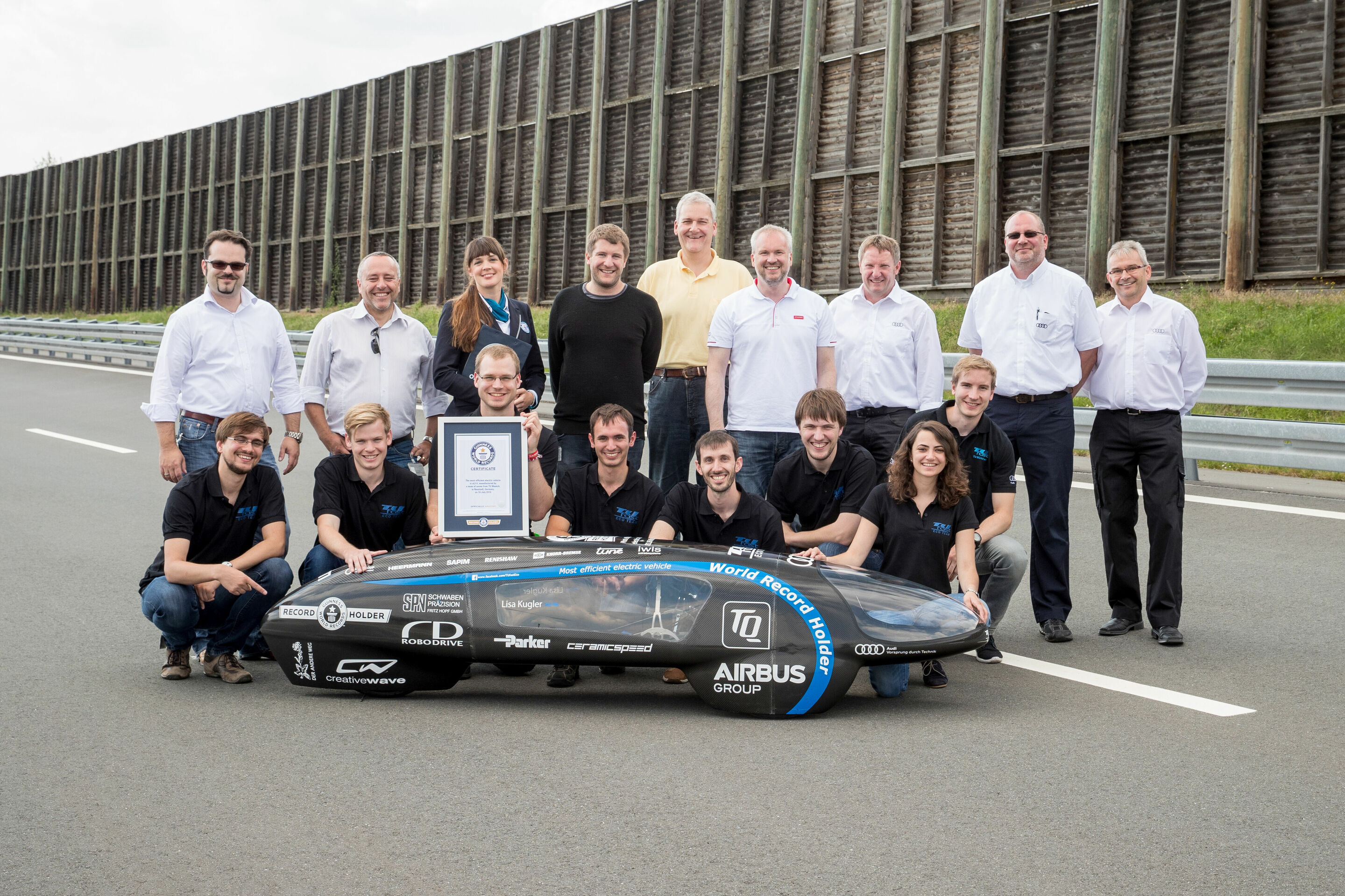 Team „TUfast Eco“ fährt bei Audi zum Guinnessrekord