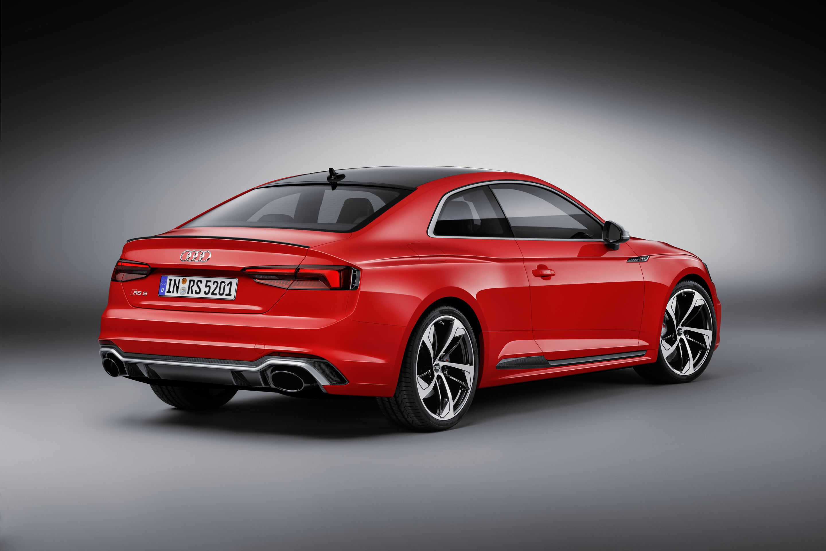 Audi RS 5 Coupé - Standaufnahme, Farbe: Misanorot
