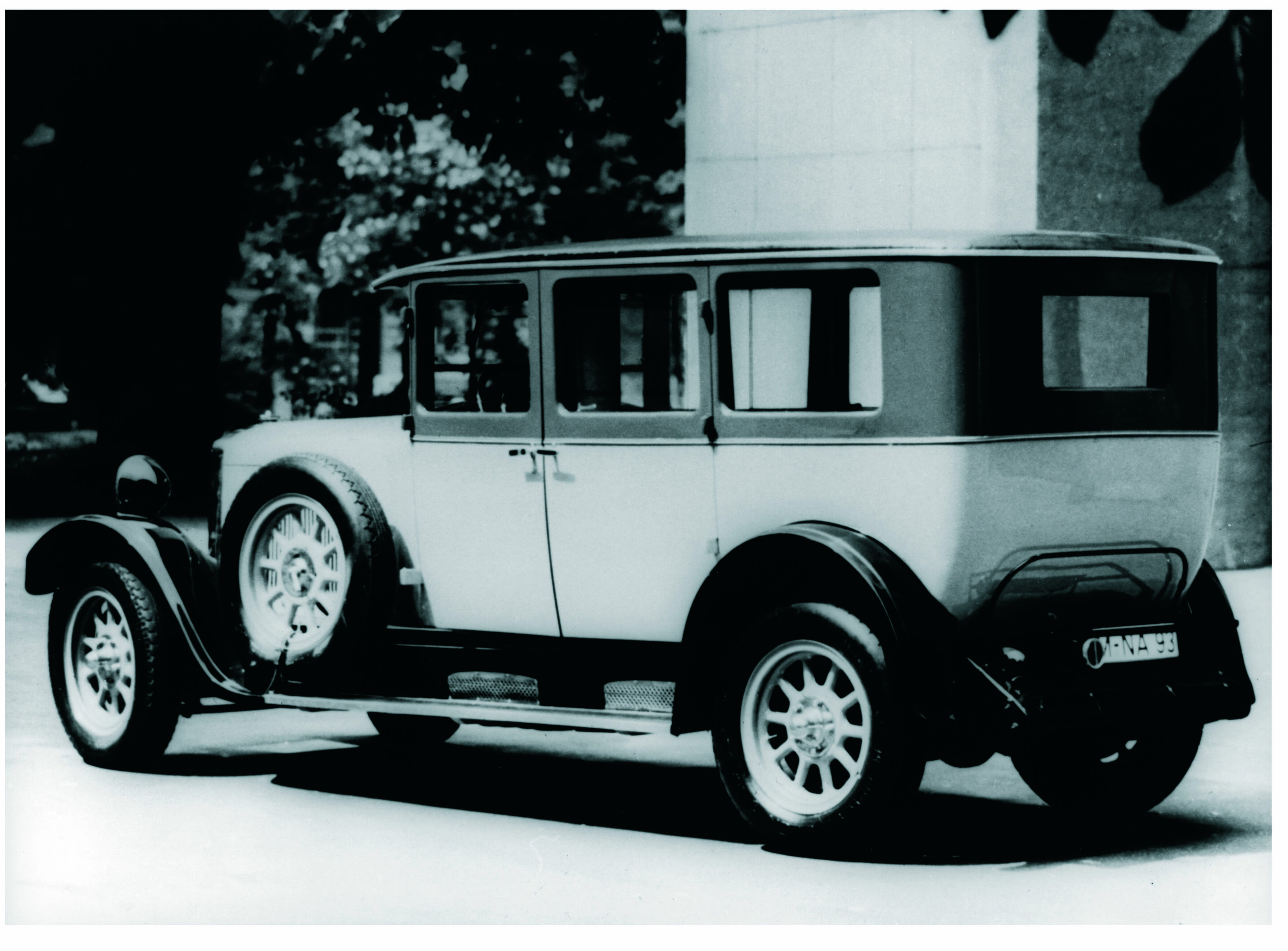 Horch Type 303 1926/1927 with 3.2 litre 8-cylinder engine. The first production 8-cylinder engine in Germany