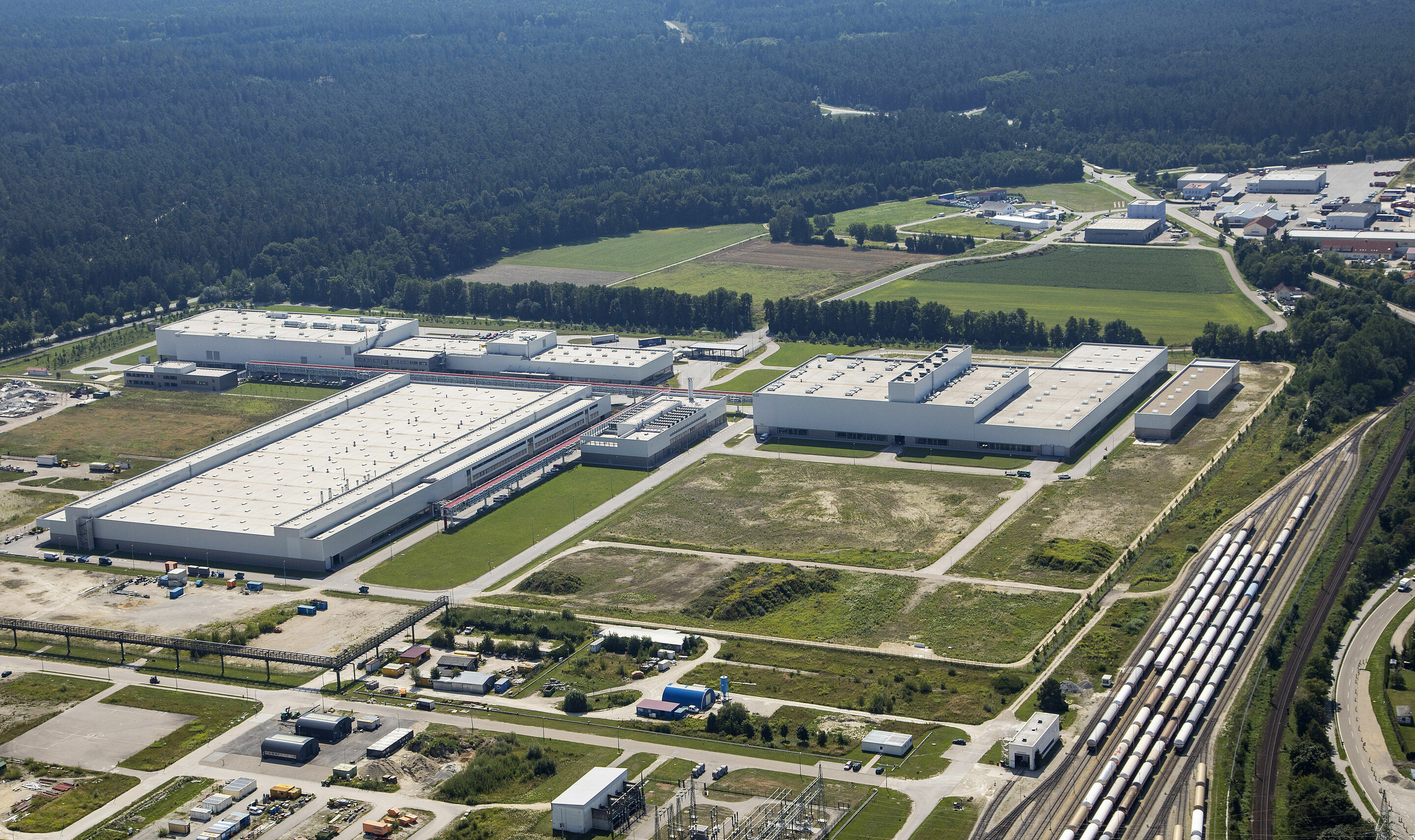Audi manufacturing facility Münchsmünster (aerial photograph)