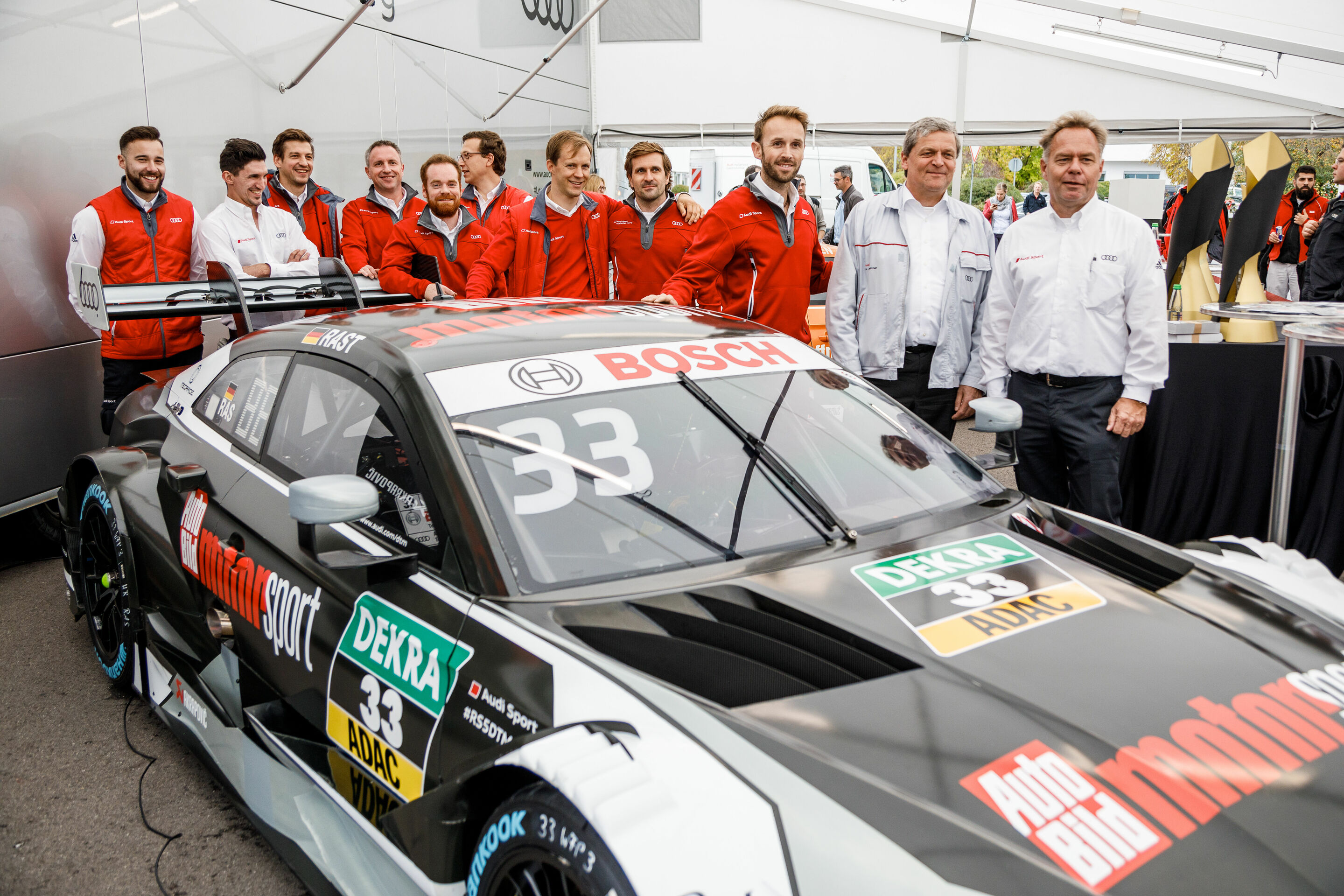 Employees and fans at Audi Forum Neckarsulm