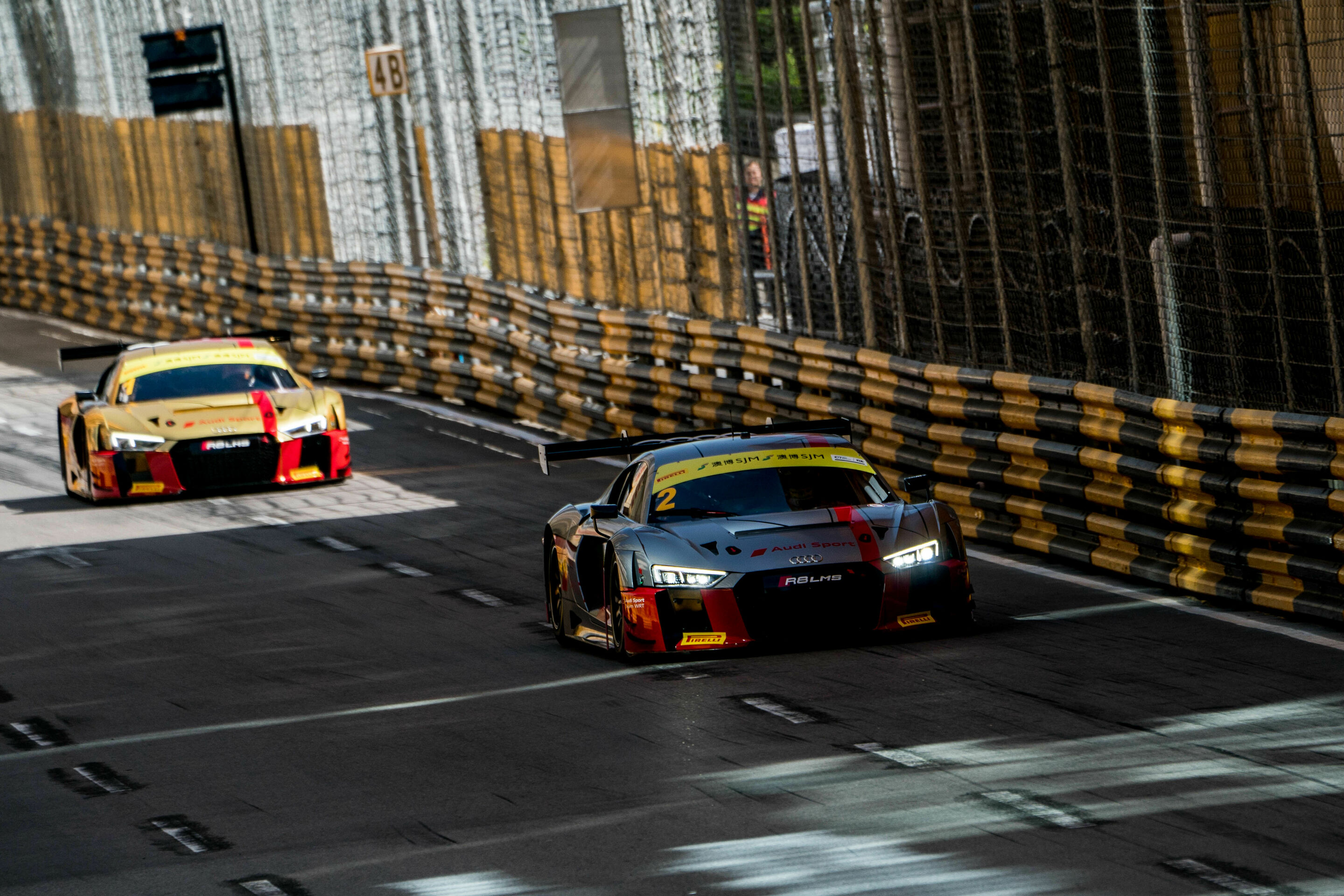FIA GT World Cup 2017 - Audi R8 LMS #2 (Audi Sport Team WRT), Nico Müller; Audi R8 LMS #1 (Audi Sport Team WRT), Robin Frijns