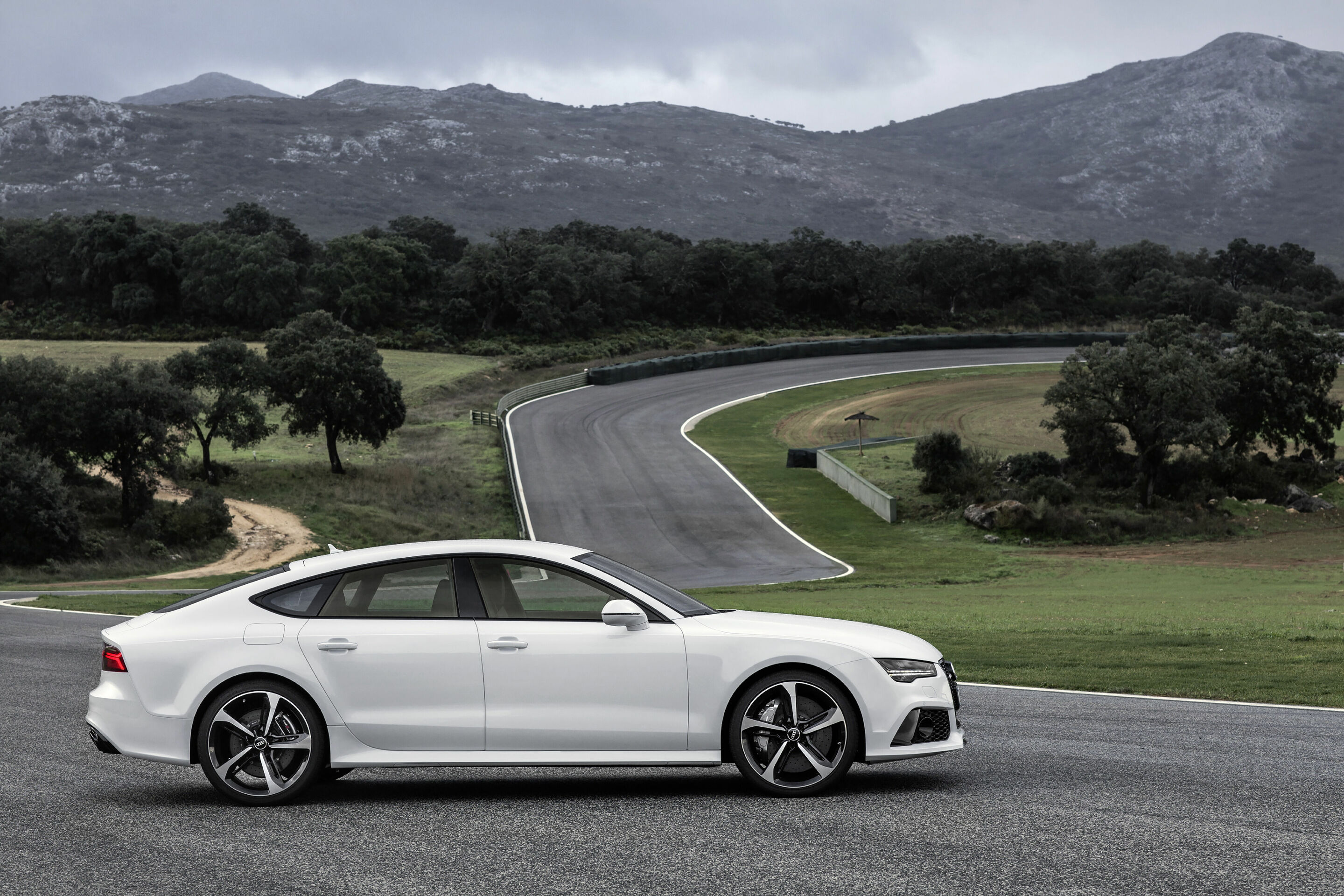 Audi piloted driving @ the limit – Ascari 2014