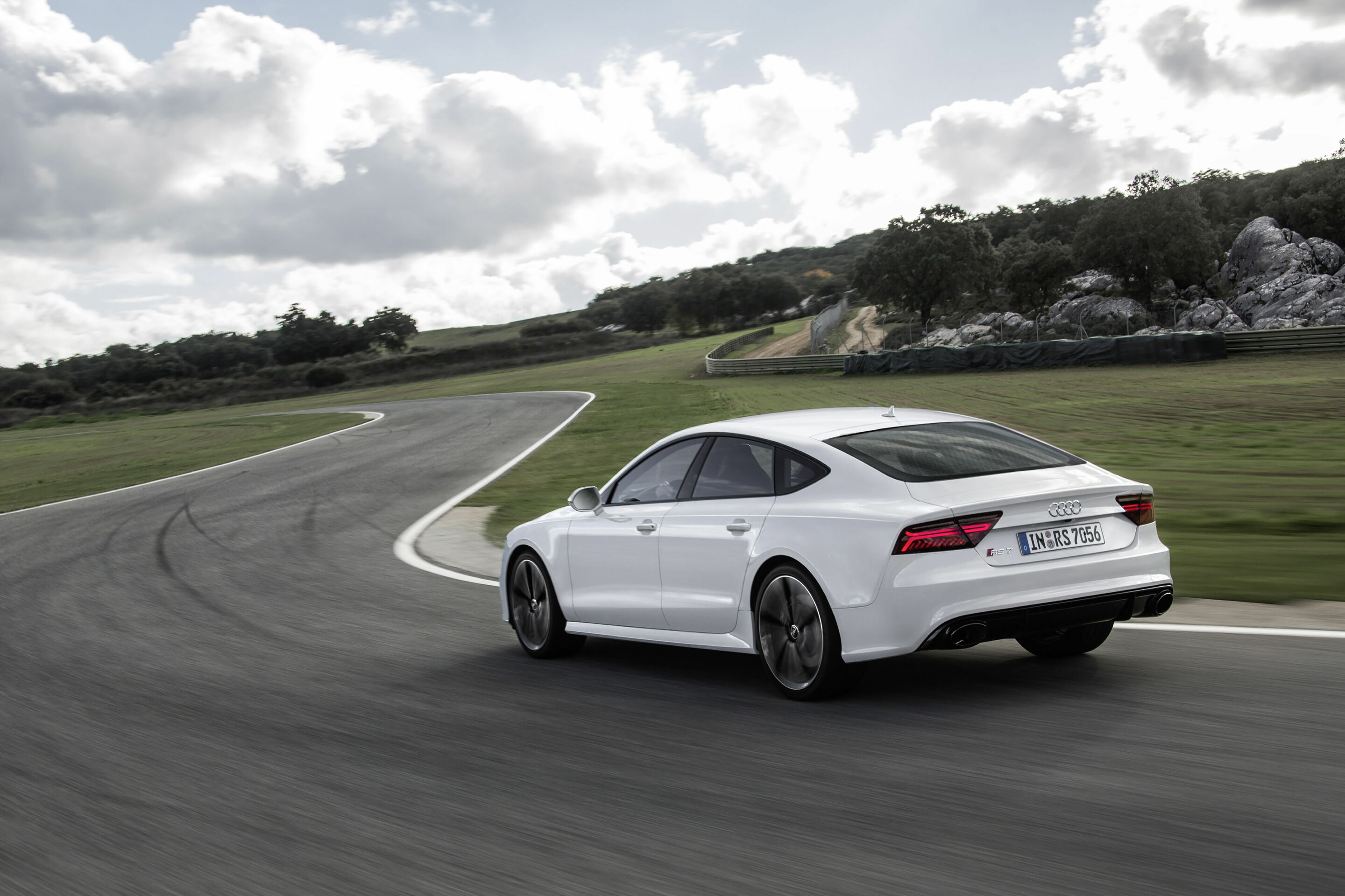 Audi piloted driving @ the limit – Ascari 2014