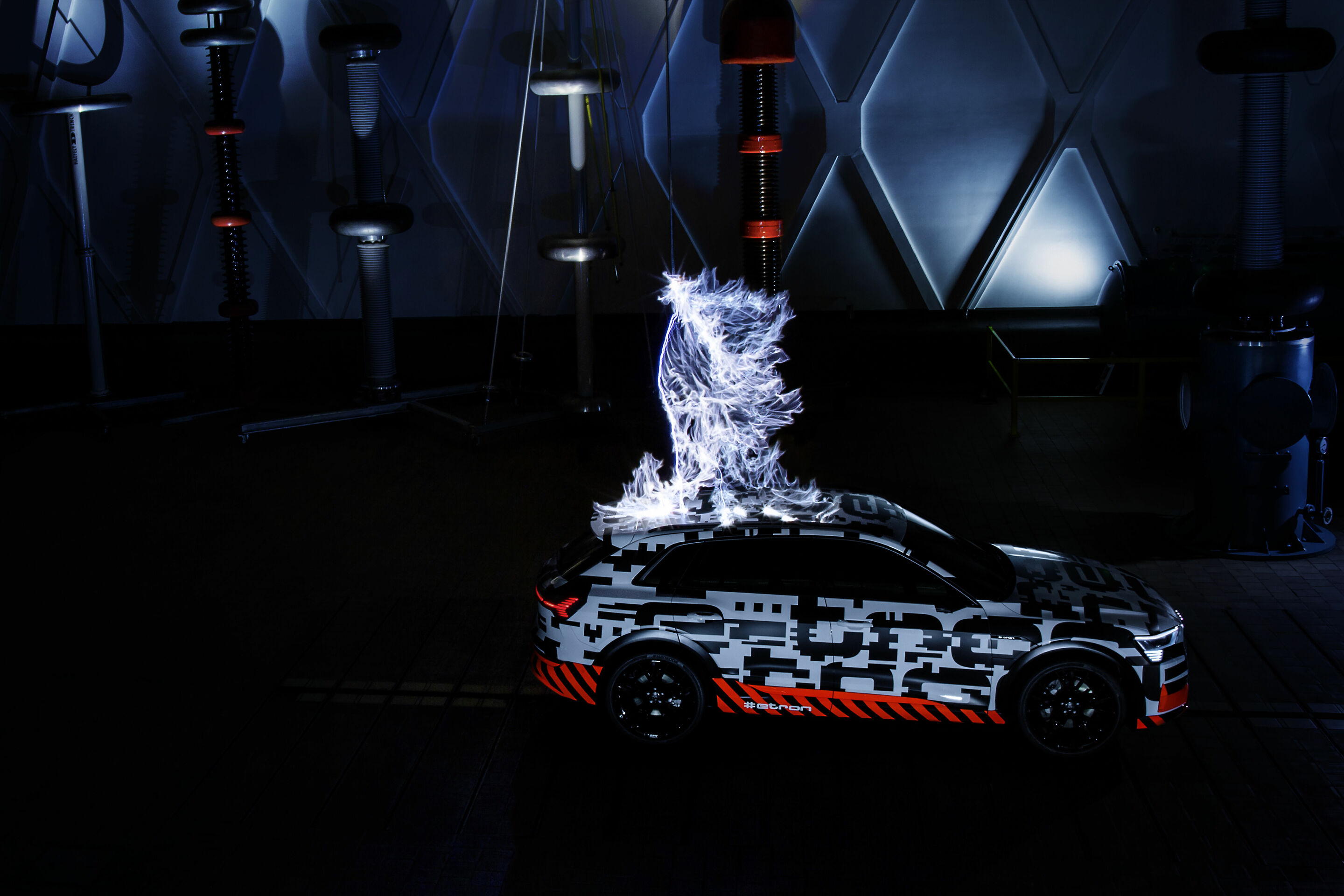 Audi e-tron extreme: Hoch-Spannung im Siemens Schaltwerk Berlin