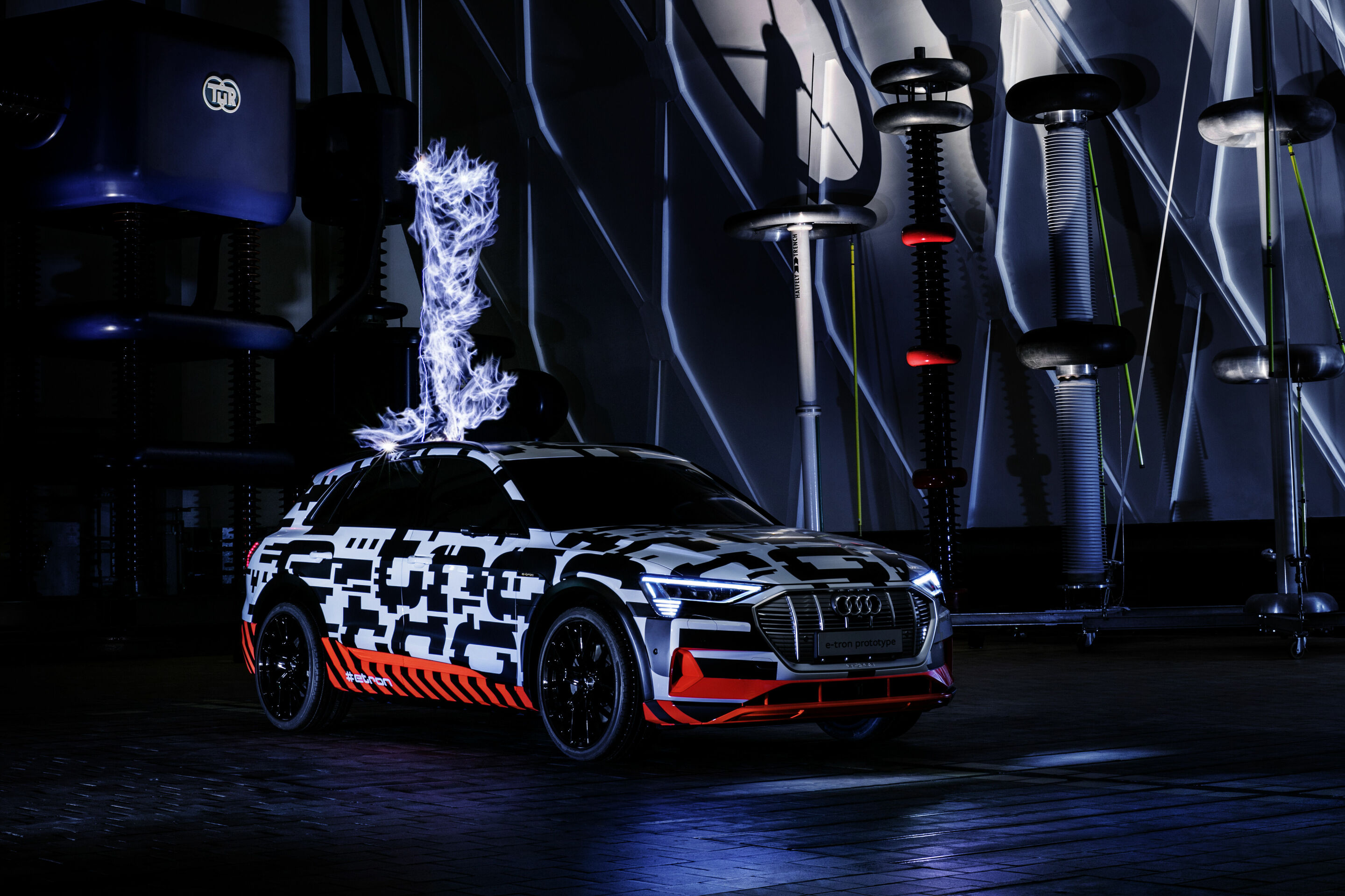 Audi e-tron extreme: Hoch-Spannung im Siemens Schaltwerk Berlin