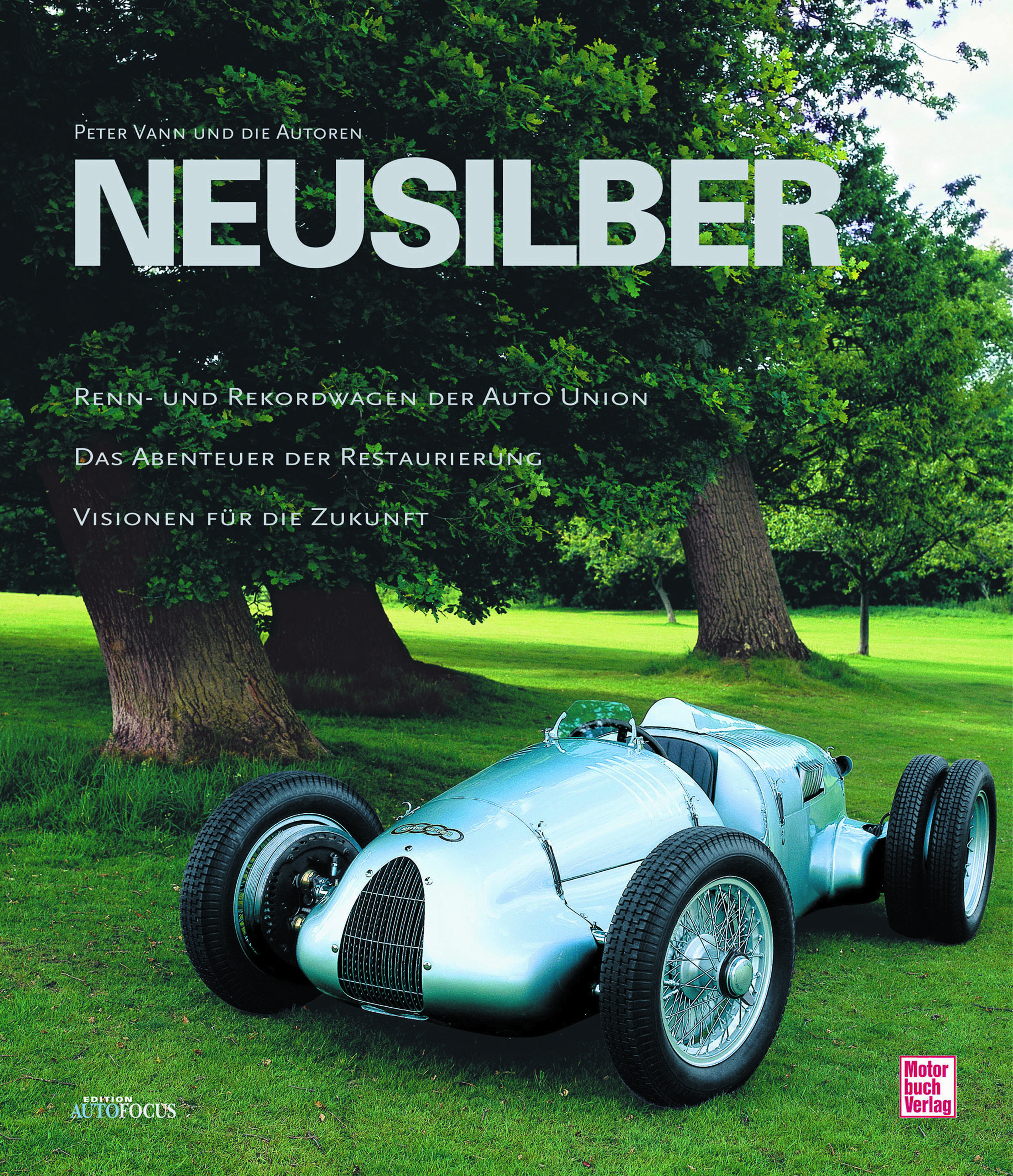 The book "Auto Union GP. Race and Record Cars", with photos by Peter Vann and text by Prof. Peter Kirchberg, Malte Jürgens, Wolfgang König, Max Nötzli, Mike Riedner and Herbert Völker, has 168 pages and is published by Motorbuch Verlag, Stuttgart