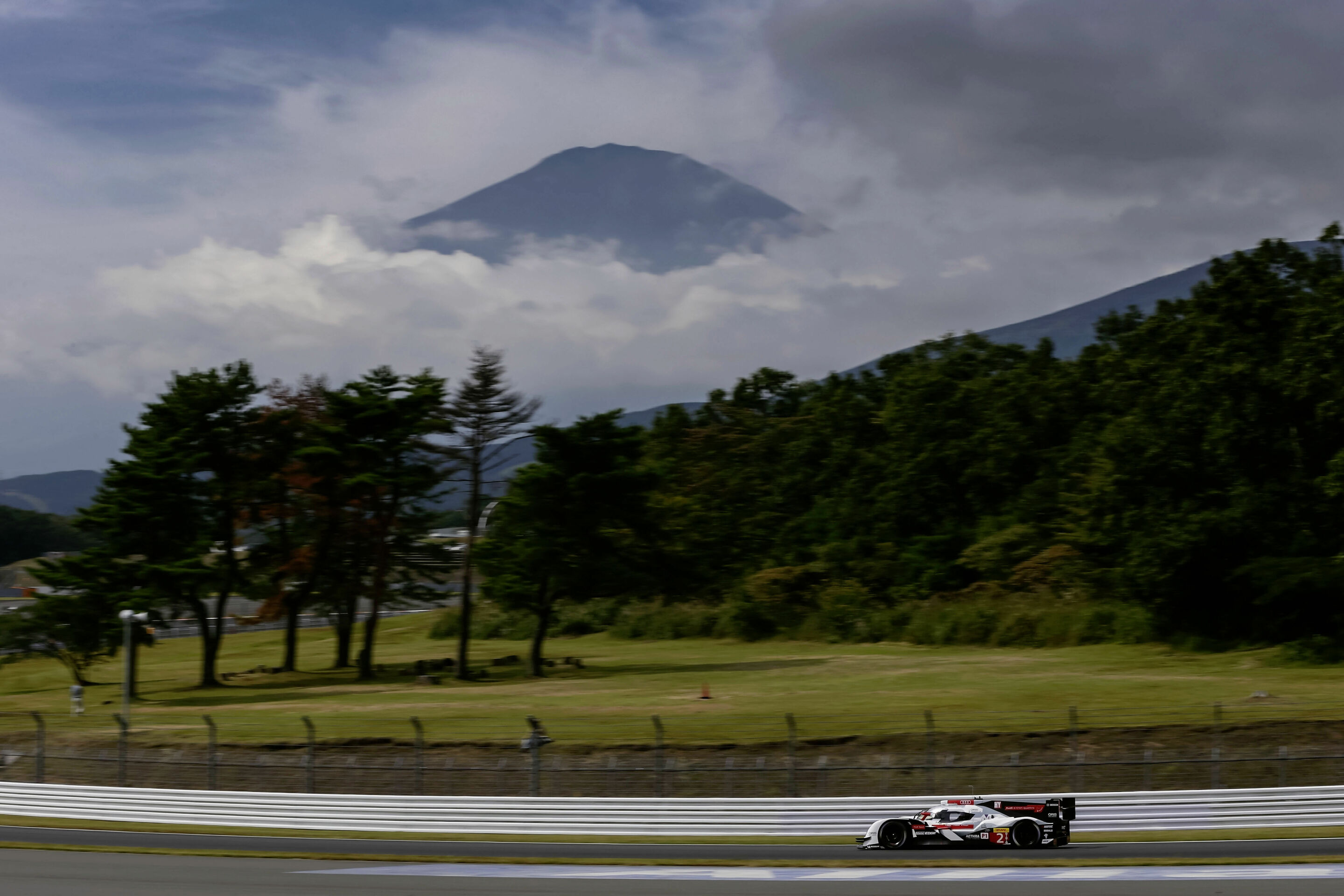 Audi will start from third row in Japan