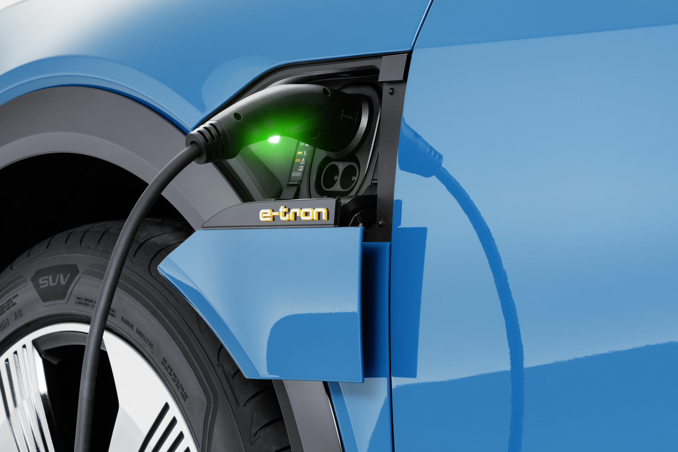 Charging connection Audi e-tron