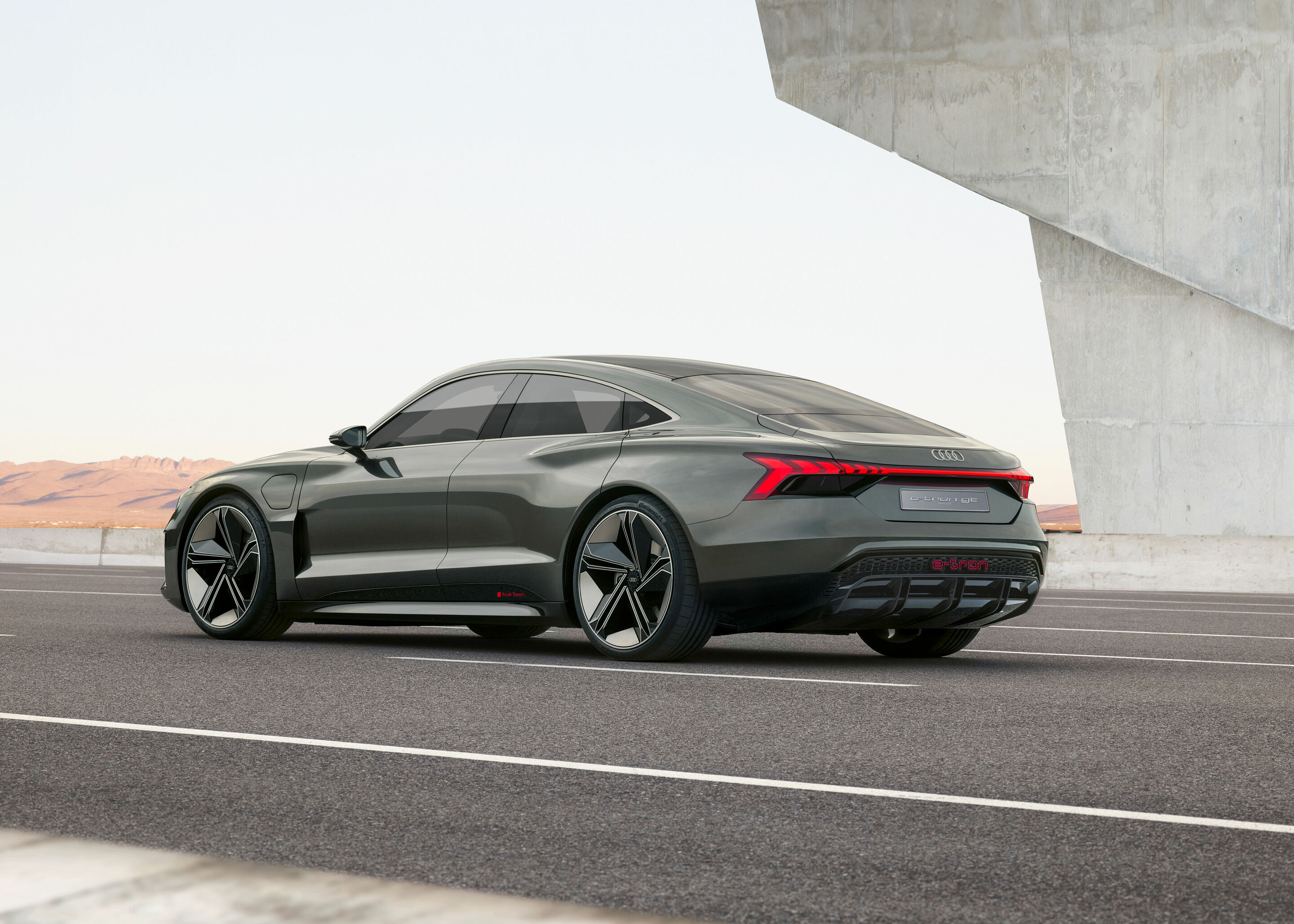 New star in the movie capital – the Audi e-tron GT concept
