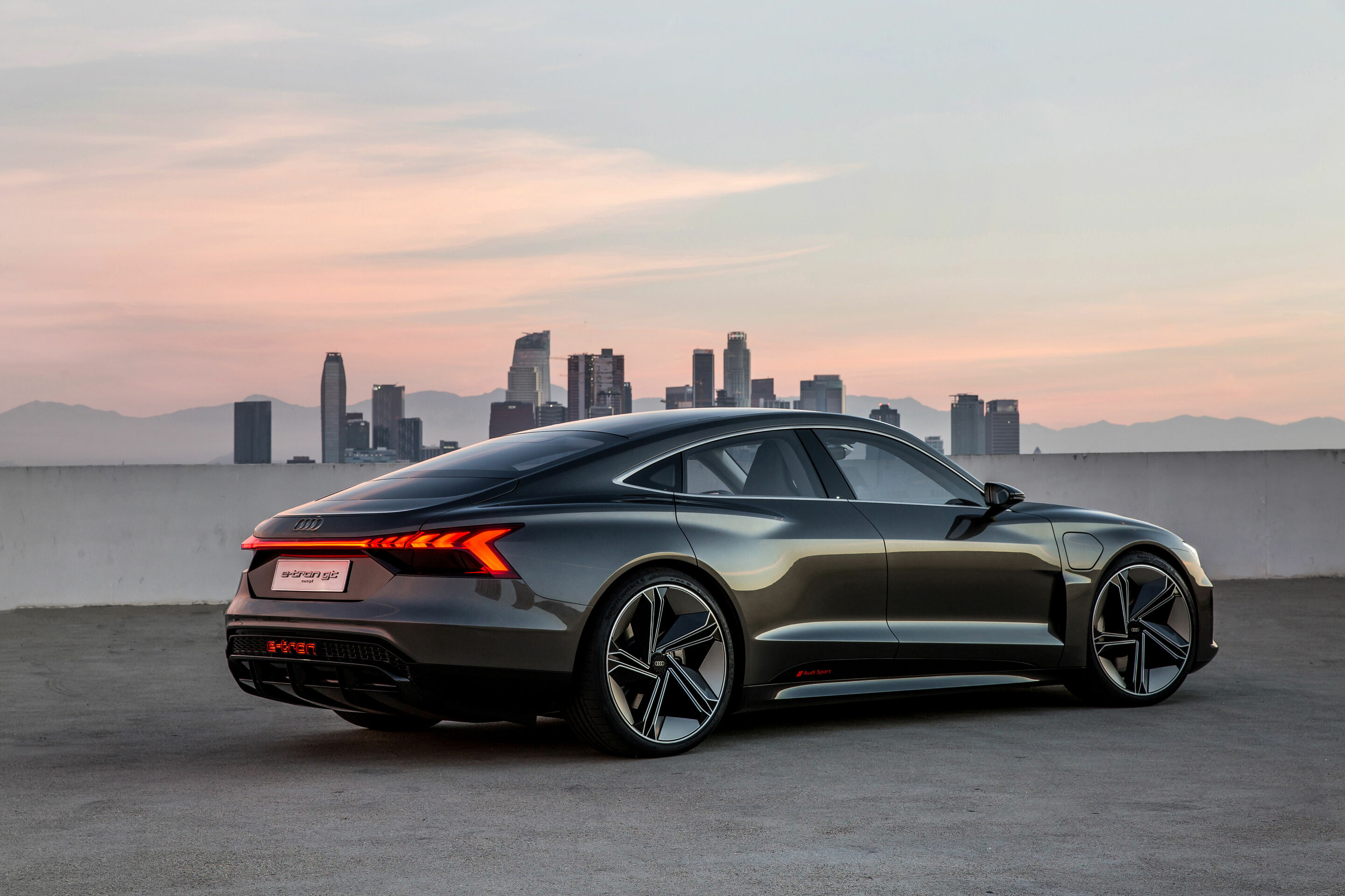 Neuer Star in der Filmmetropole – der Audi e-tron GT concept