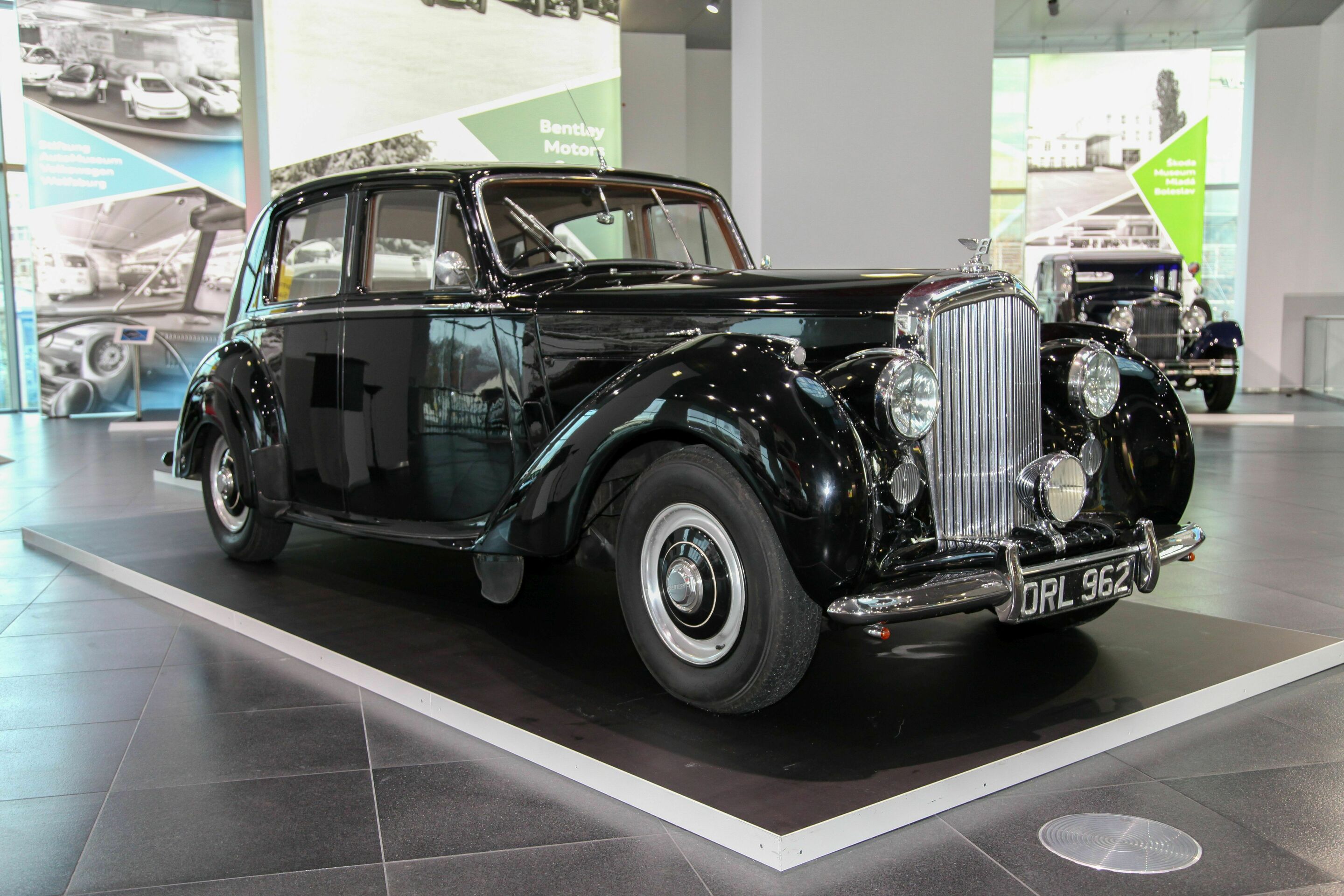 Bentley im Audi museum mobile
