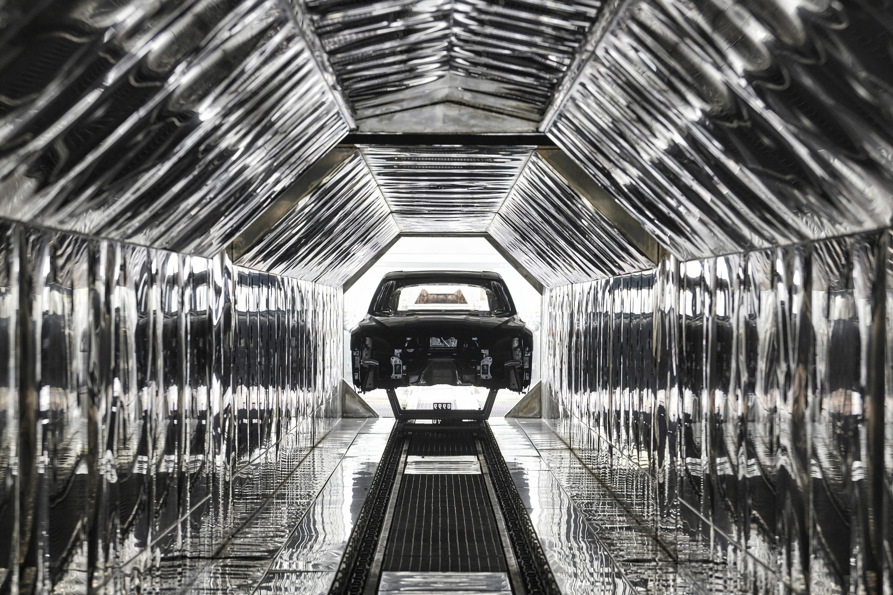 Produktion des Audi e-tron im CO2-neutralen Werk von Audi Brussels