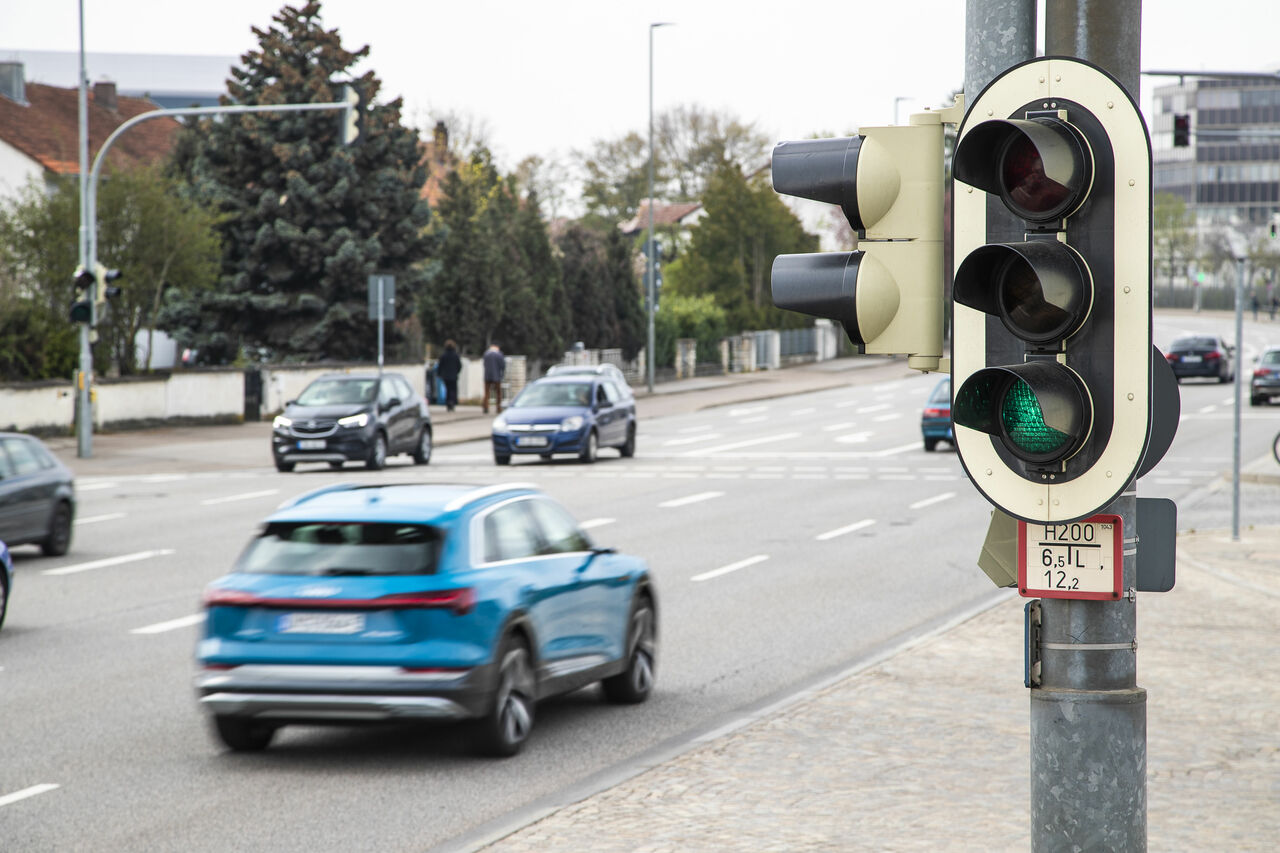 audi-networks-with-traffic-lights-in-europe-audi-mediacenter