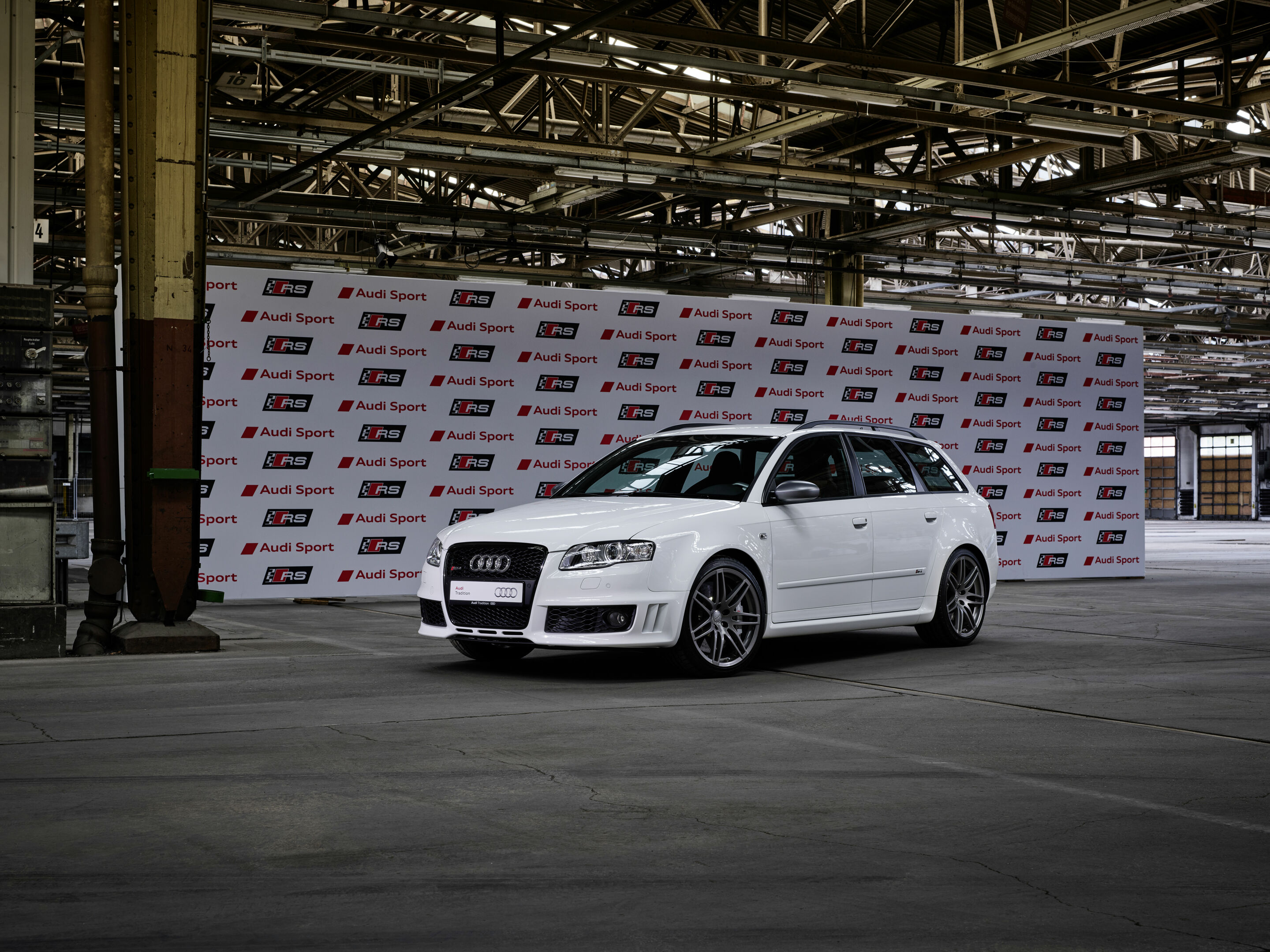 Performant. Charakterstark. Individuell. Audi Sport feiert 25 Jahre Audi RS-Modelle