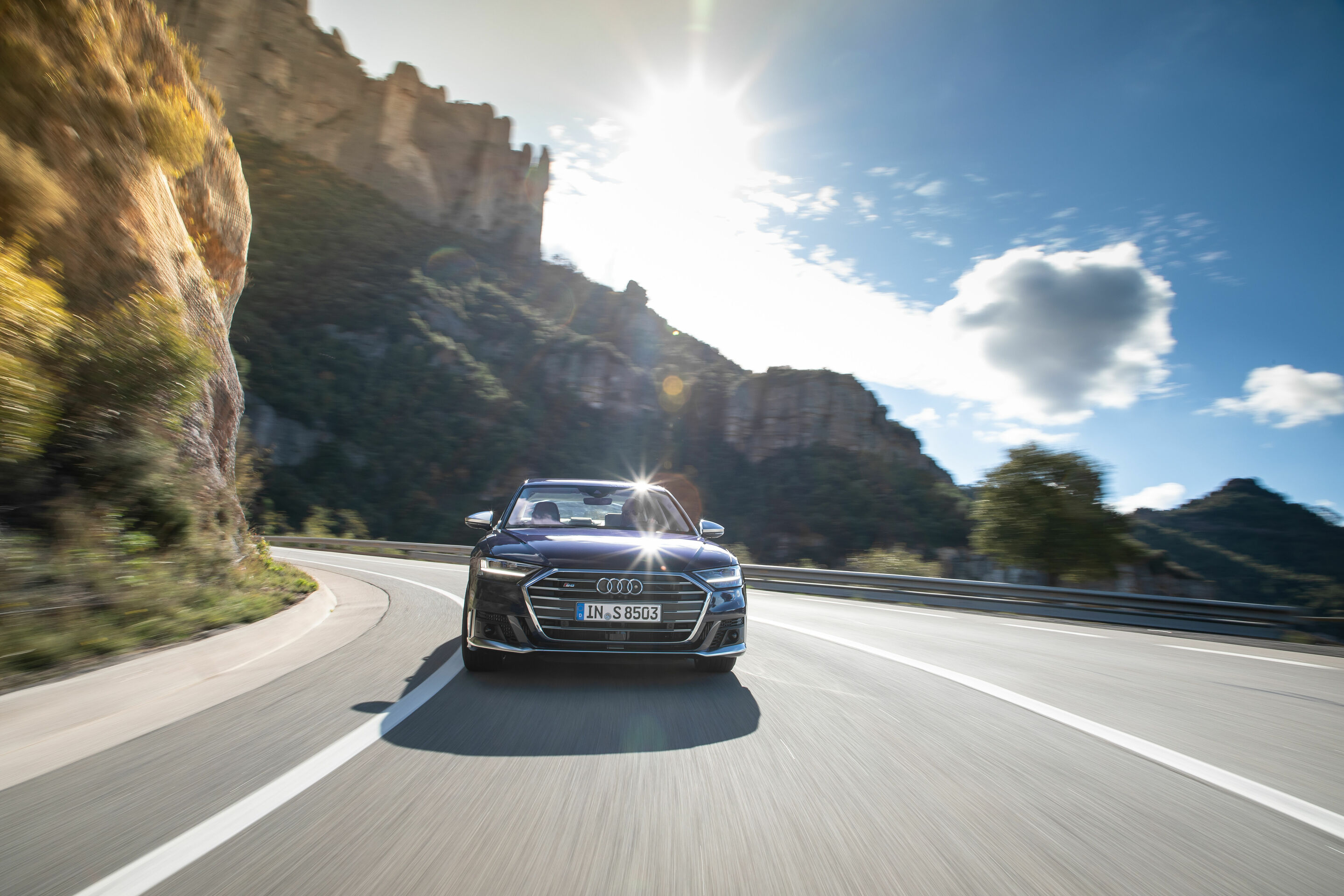 Audi S8 - Dynamic photo,
Colour: Navarra blue