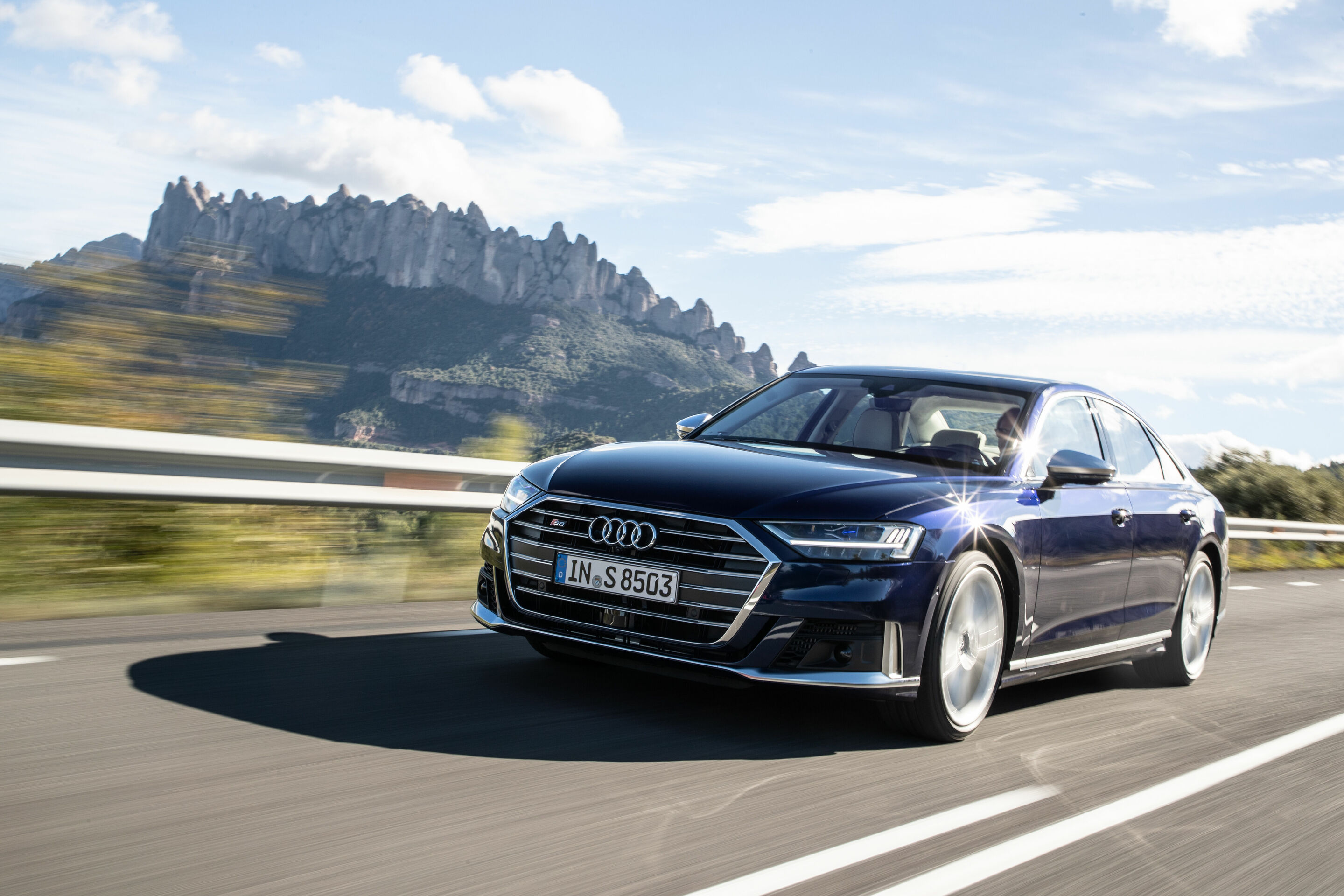 Audi S8 - Driving photo, Color: Navarra blue