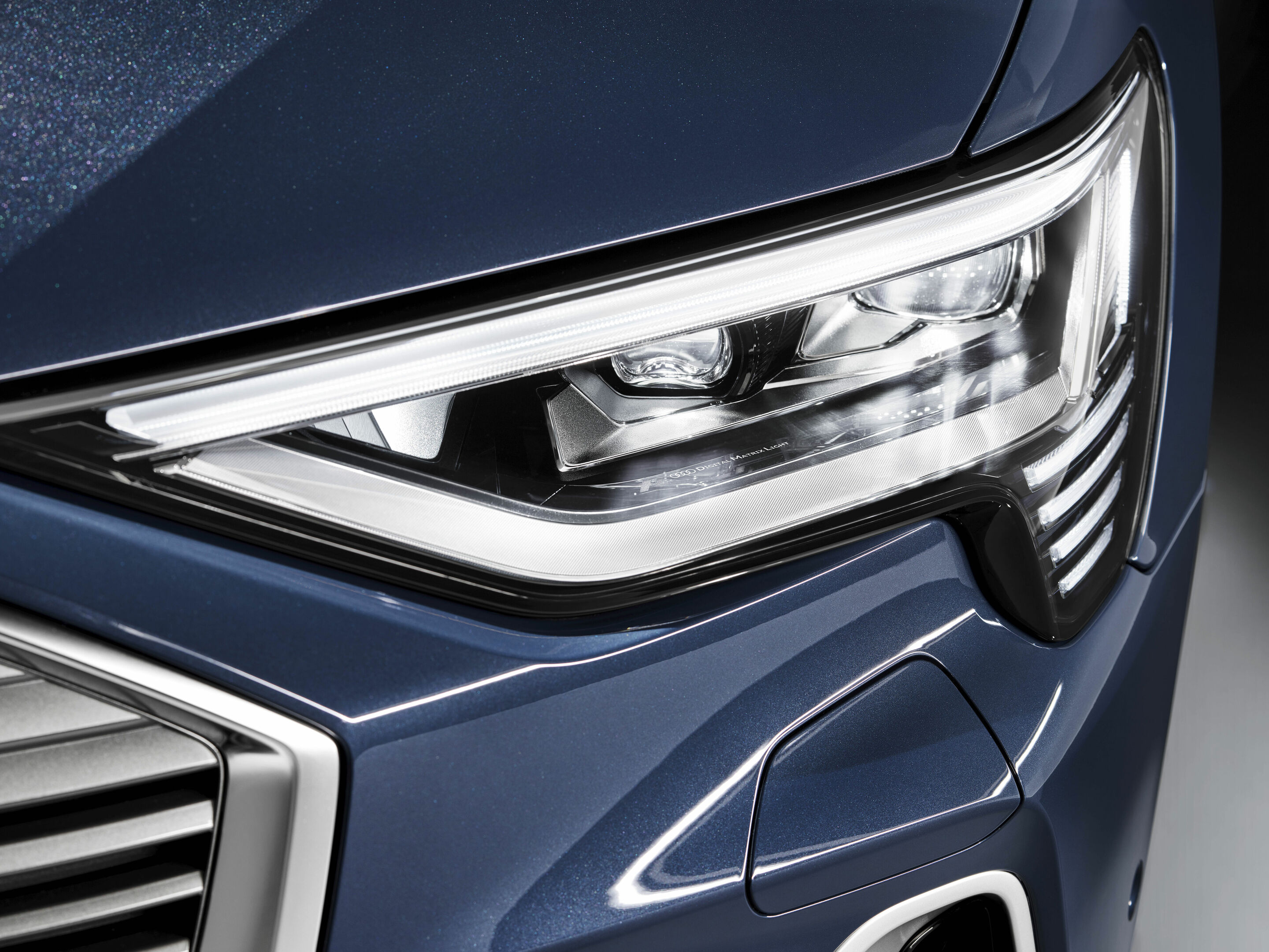 Audi e-tron series: Digital matrix LED headlights