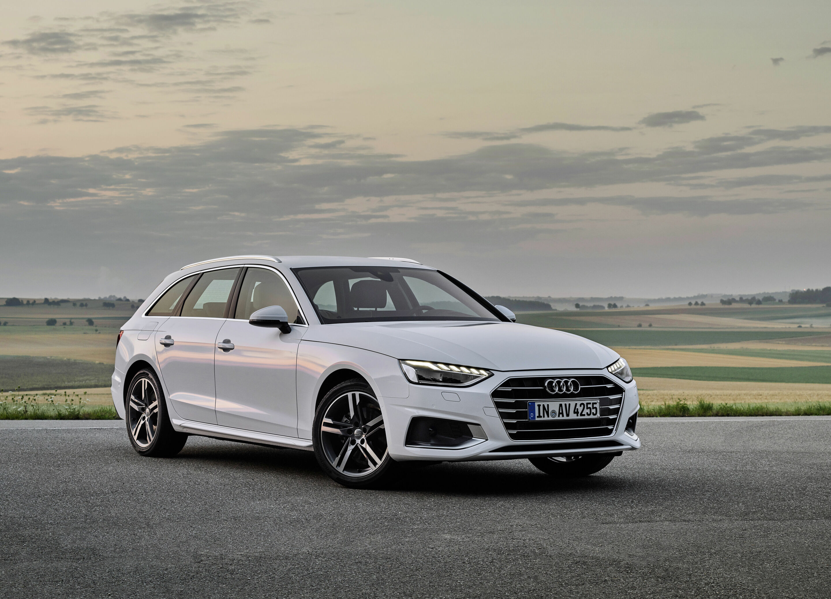 Orders for Audi A4 Avant g-tron and A5 Sportback g-tron with new design can  be placed as of November
