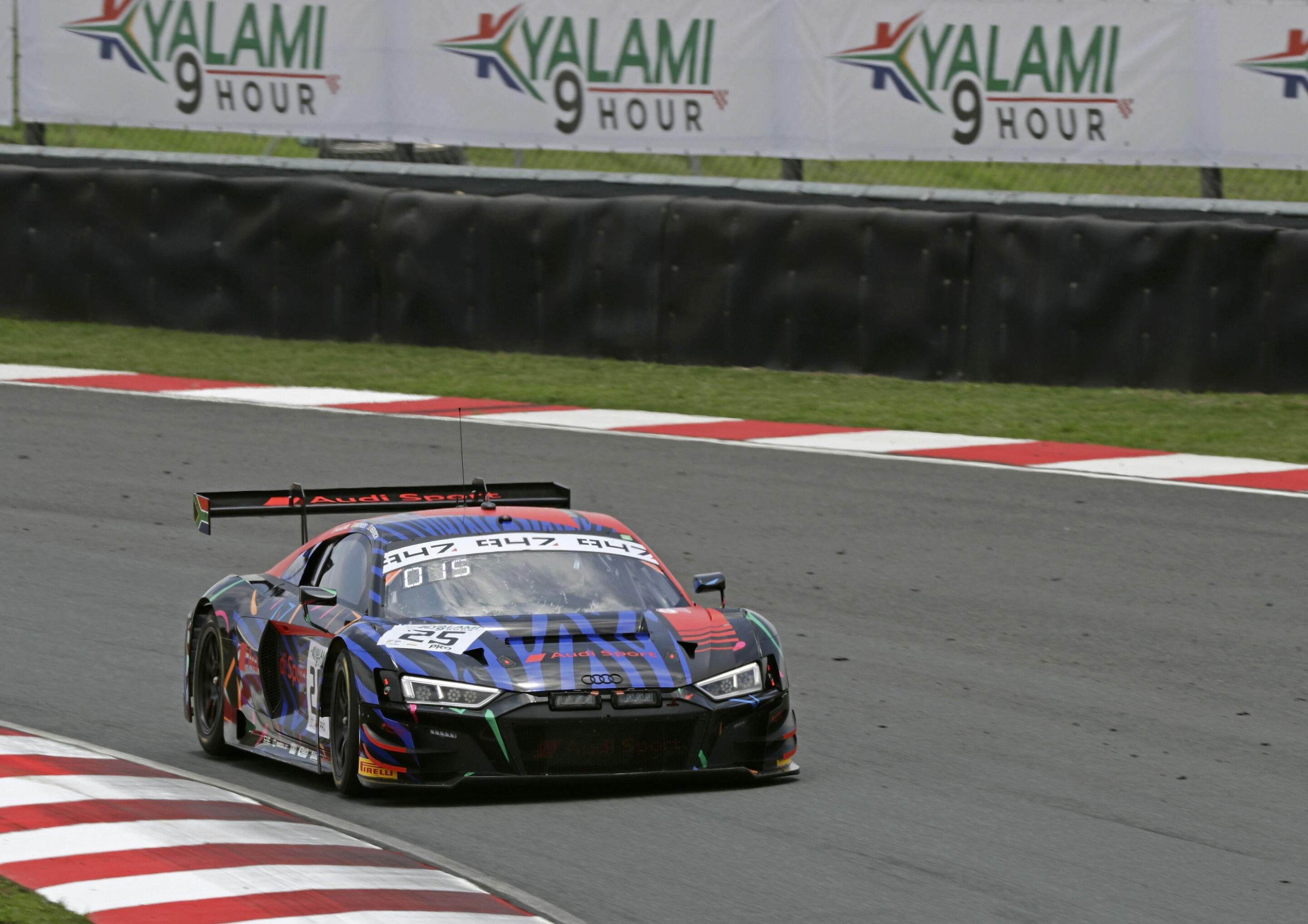 9h Kyalami 2019 - Audi R8 LMS #25 (Audi Sport Team WRT), Kelvin van der Linde/Dries Vanthoor/Frédéric Vervisch