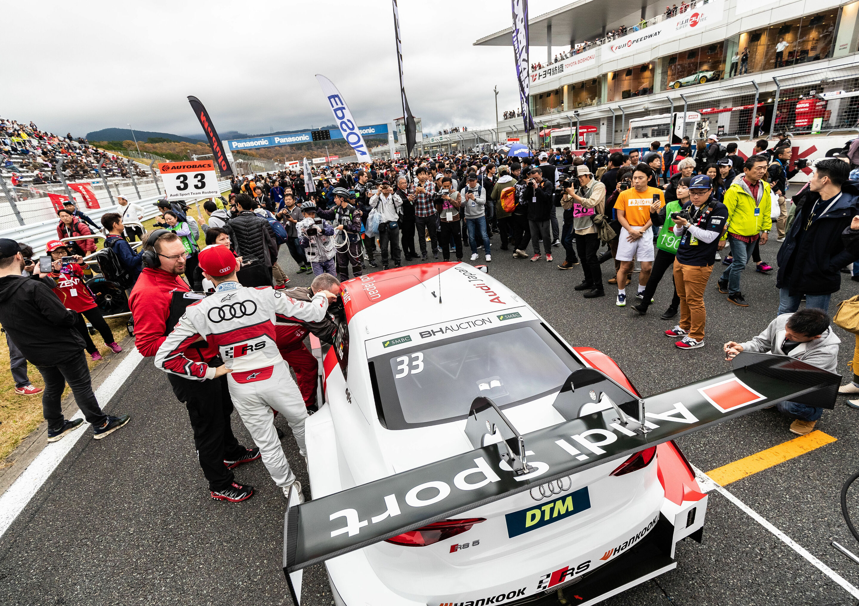 SUPER GT X DTM 2019 - René Rast