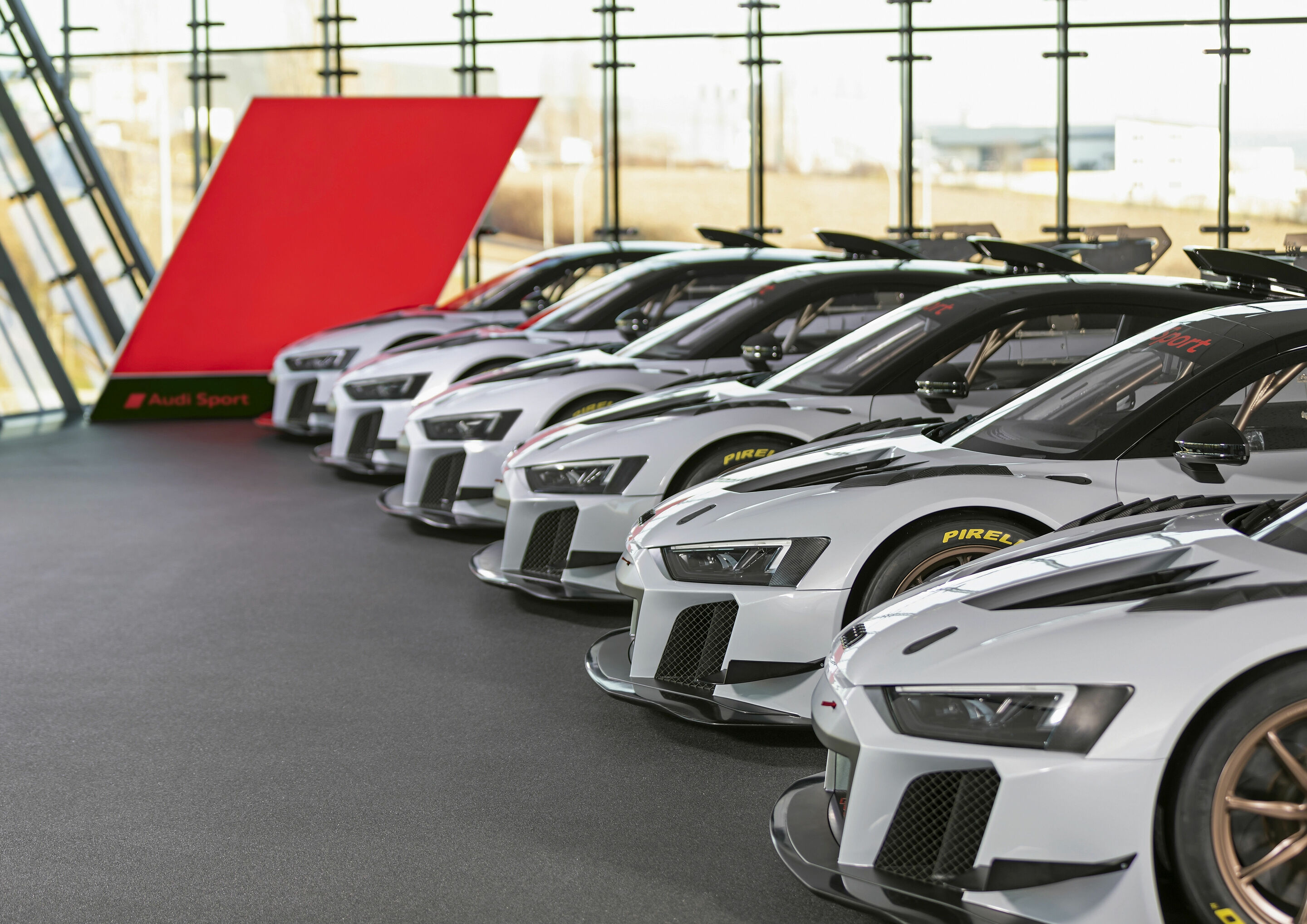 Auslieferungsbeginn für Audi R8 LMS GT2