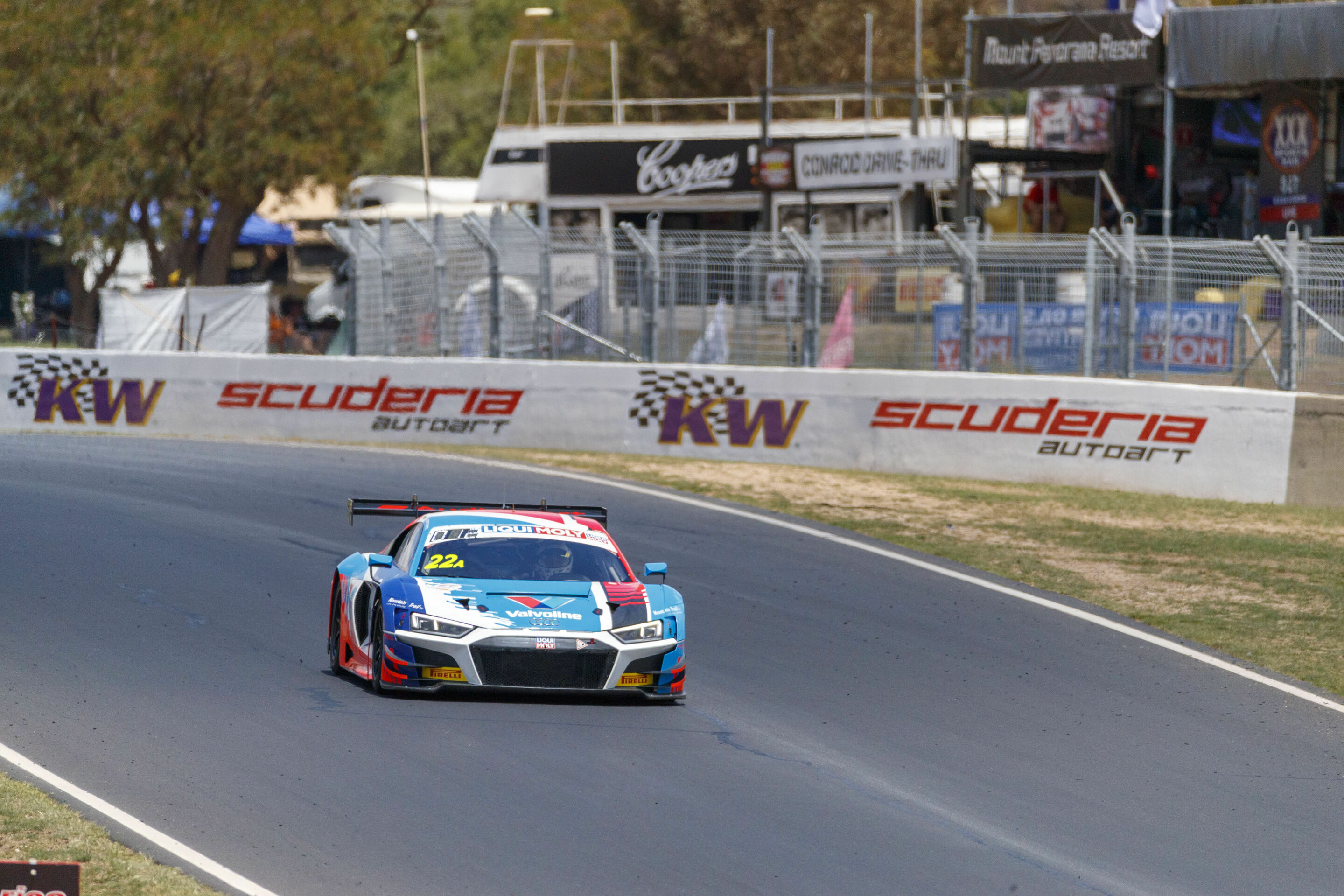 12h Bathurst 2020 - Audi R8 LMS #22 (Audi Sport Team Valvoline), Mirko Bortolotti/Christopher Mies/Garth Tander