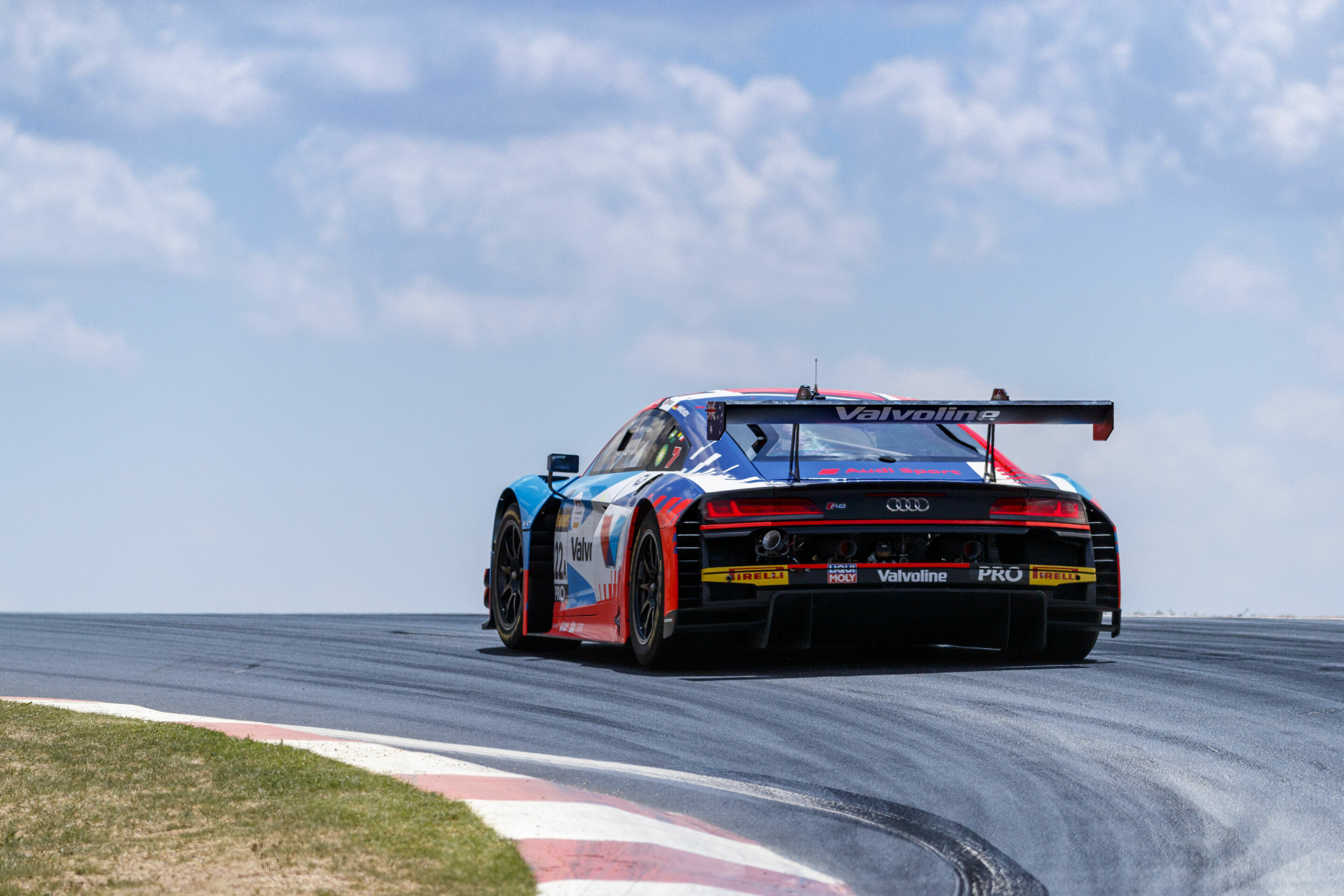 12h Bathurst 2020 - Audi R8 LMS #222 (Audi Sport Team Valvoline), Mattia Drudi/Kelvin van der Linde/Markus Winkelhock