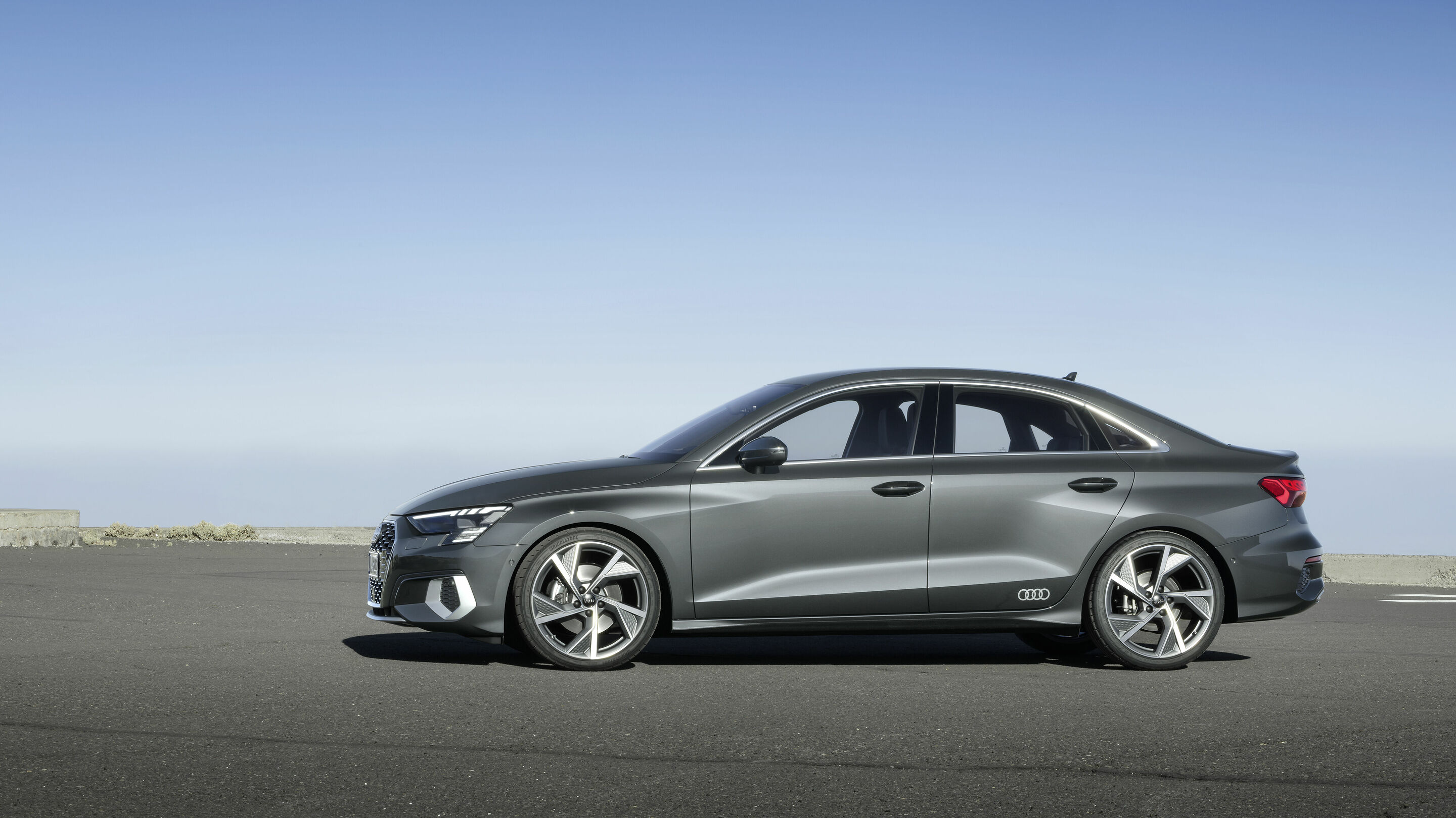 Edel, Elegant, Audi: Audi A3 Tuning: Feiner A3 mit Luxus Innenleben,  Airride und großen Rädern - Auto der Woche - VAU-MAX - Das kostenlose  Performance-Magazin