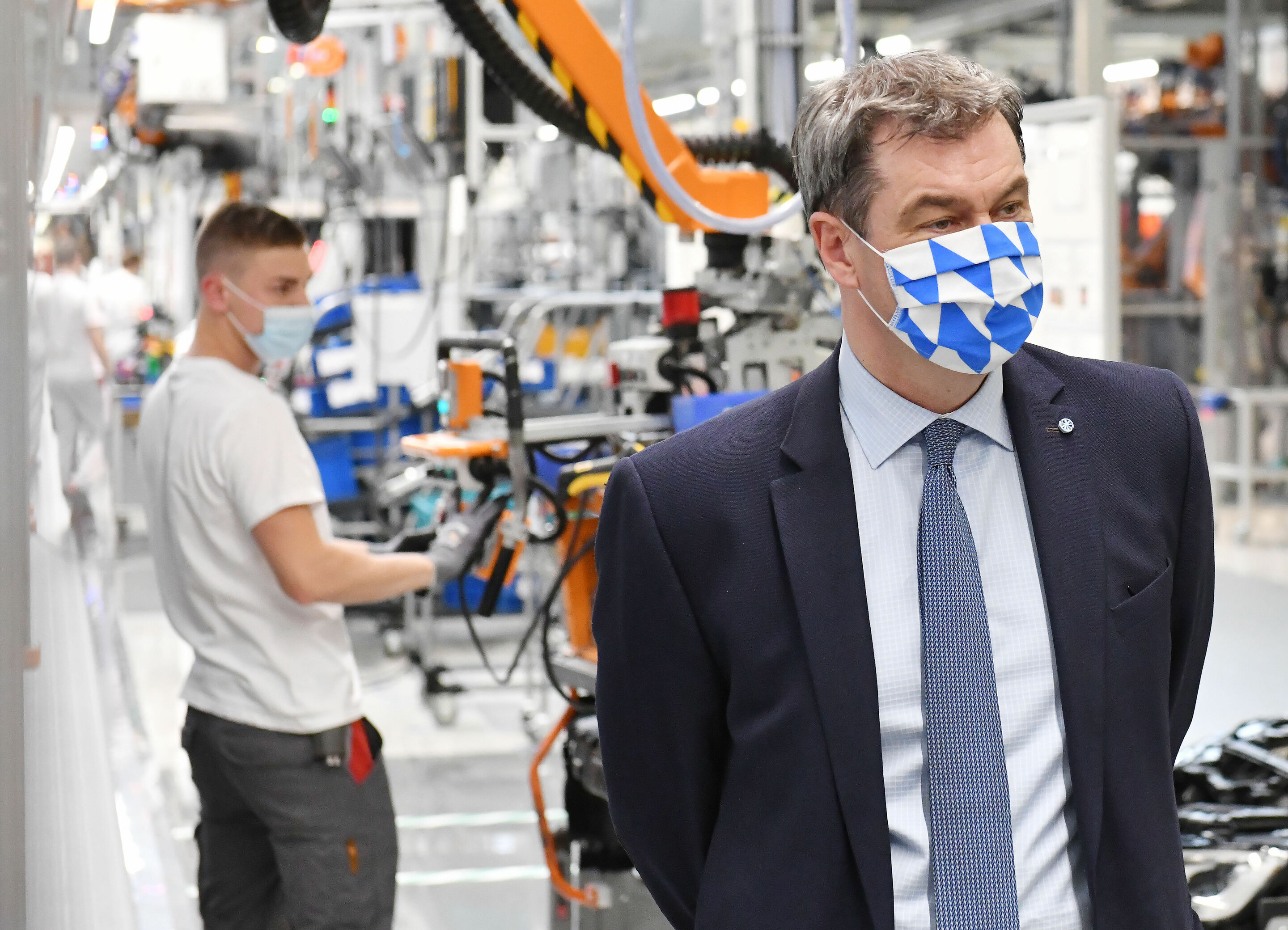Markus Söder Visits Audi: Bavaria’s Minister President Impressed with Protective Measures