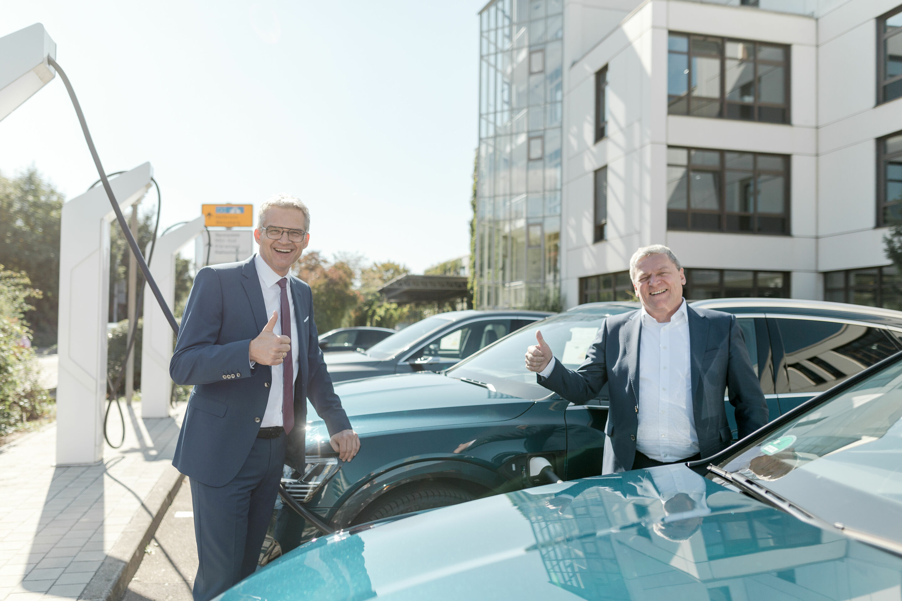 Audi nimmt neue Ladepunkte für Mitarbeiter und Besucher am Standort Neckarsulm in Betrieb