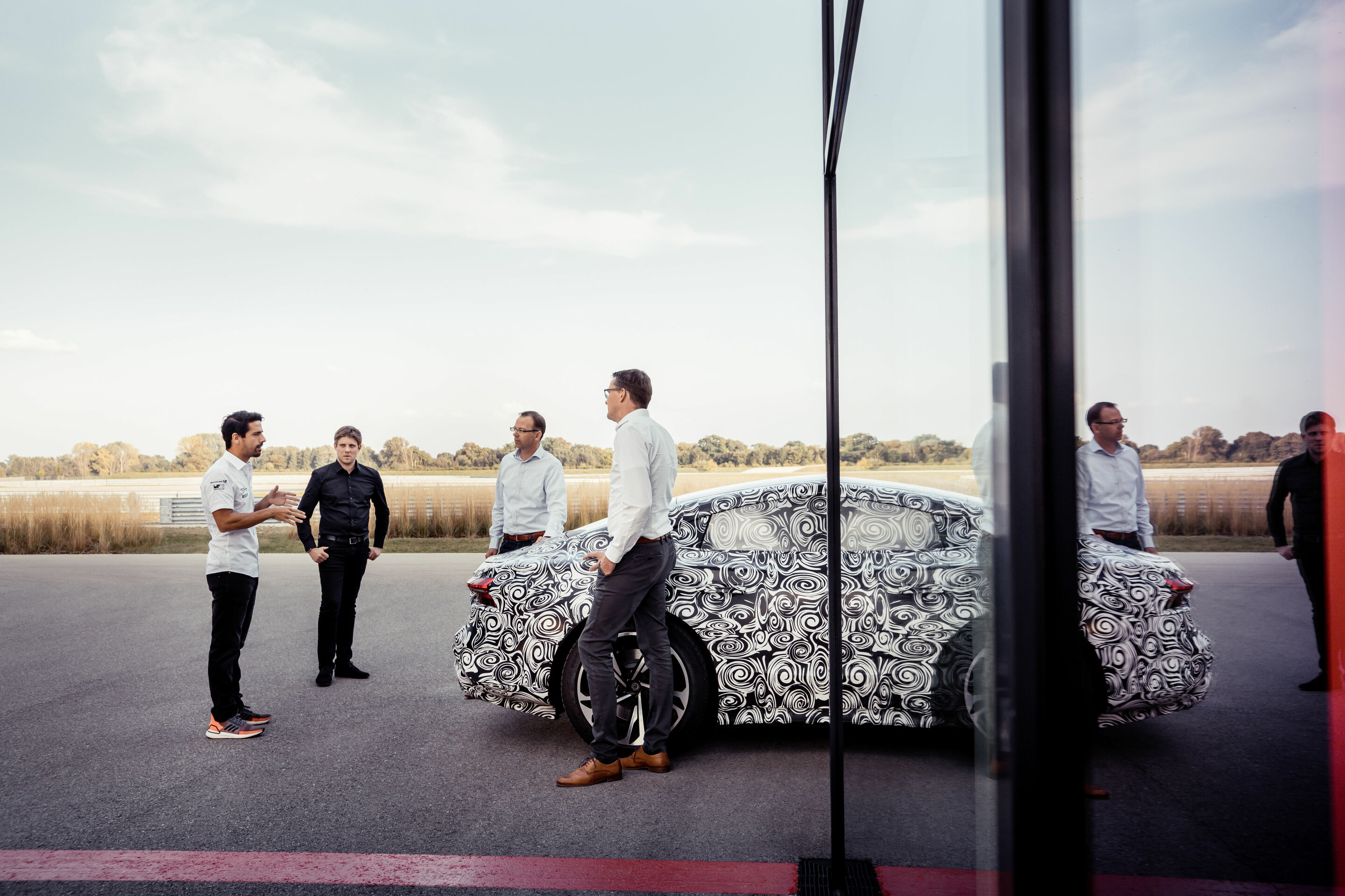 Technologien wie im Formel-E-Rennwagen - Lucas di Grassi, Formel-E-Pilot von Audi Sport ABT Schaeffler; Jaan-Mattes Reiling, Entwickler Audi Sport GmbH, Dennis Schmitz, technische Projektleitung bei Audi; Christian Schröder vom Entwicklungspartner PSW,...