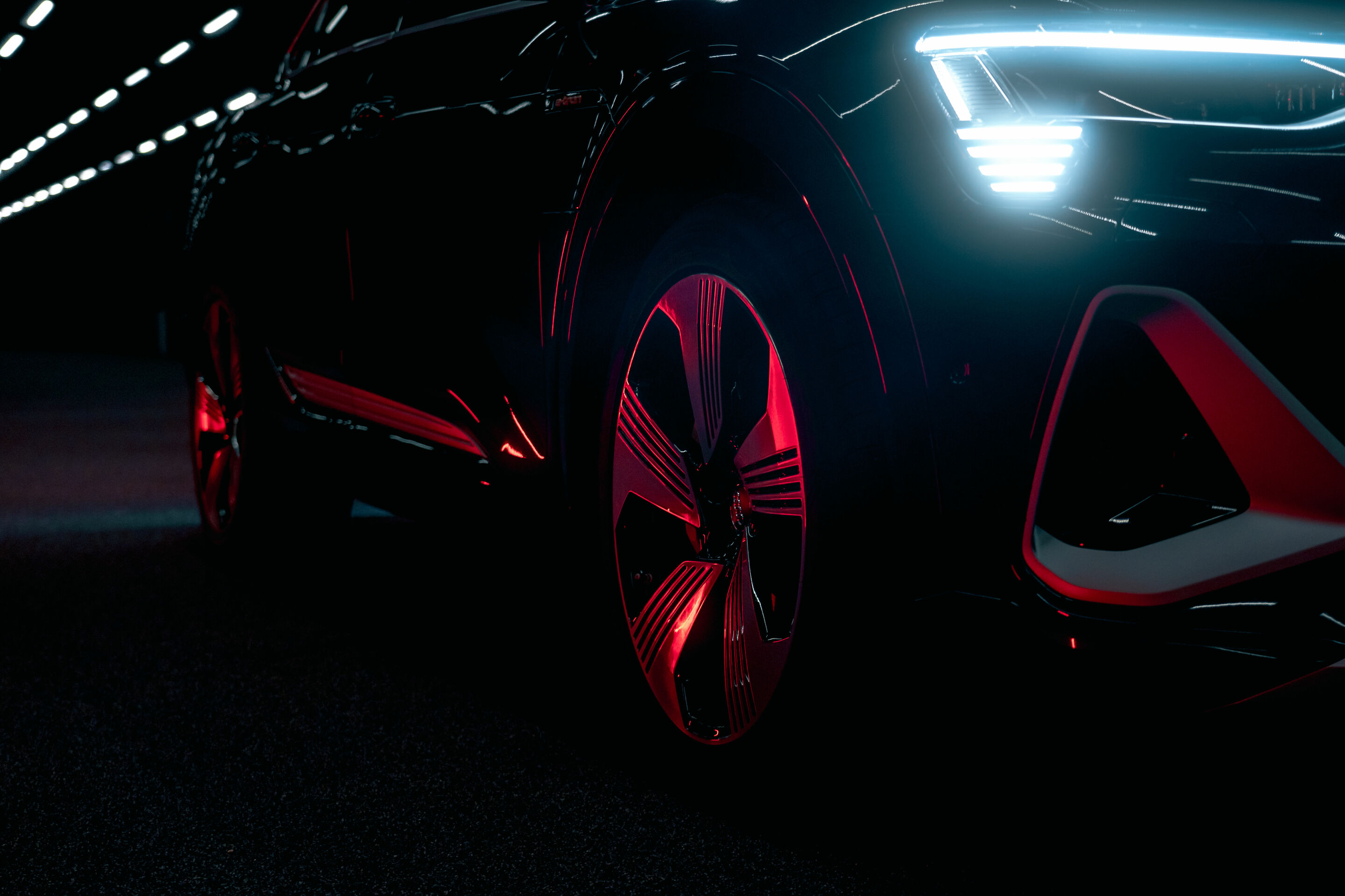 Audi e-tron Sportback 55 quattro with digital matrix LED headlights in the Audi light tunnel