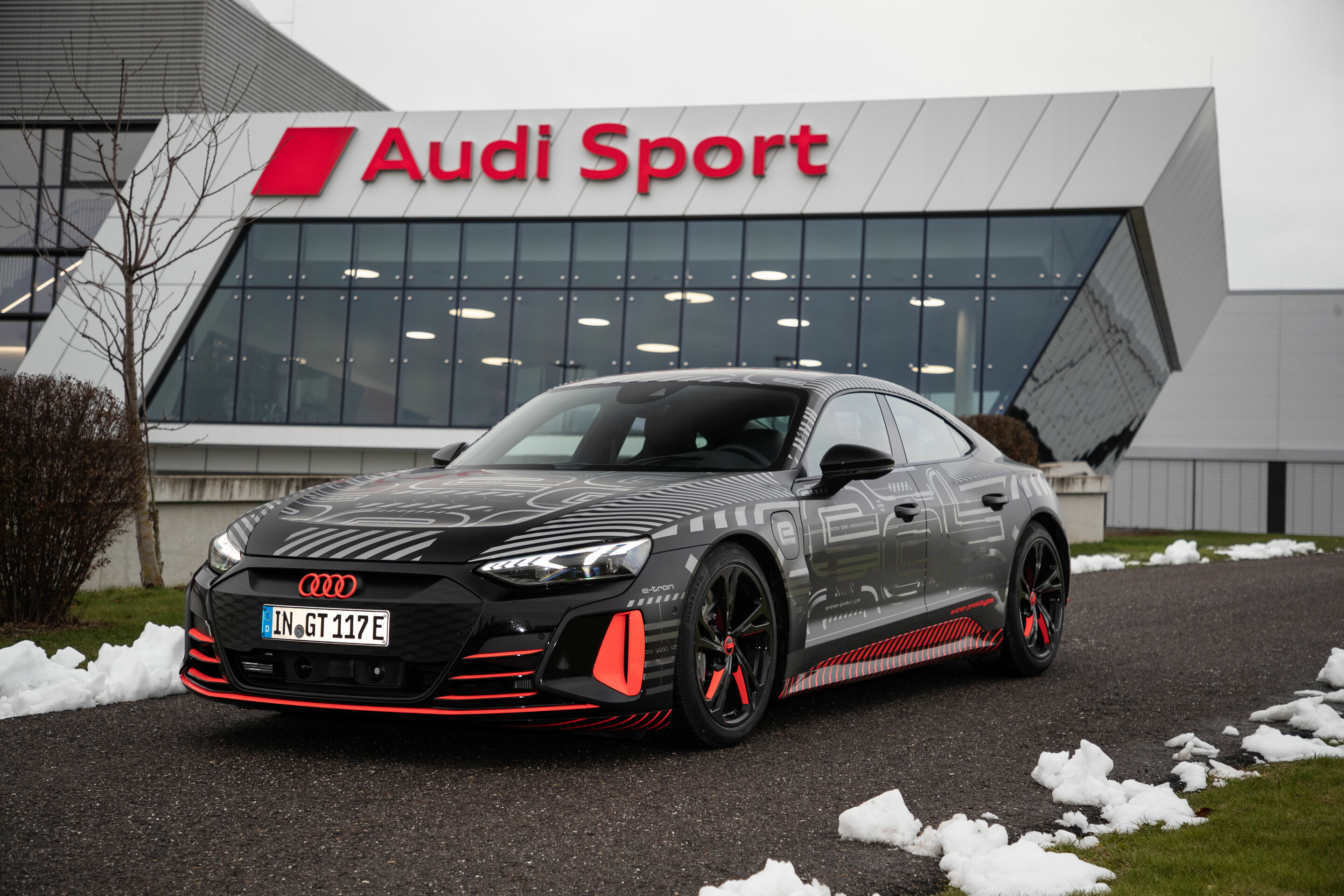 Audi e-tron GT geht in Serie: CO2-neutrale Produktion in den Böllinger Höfen startet