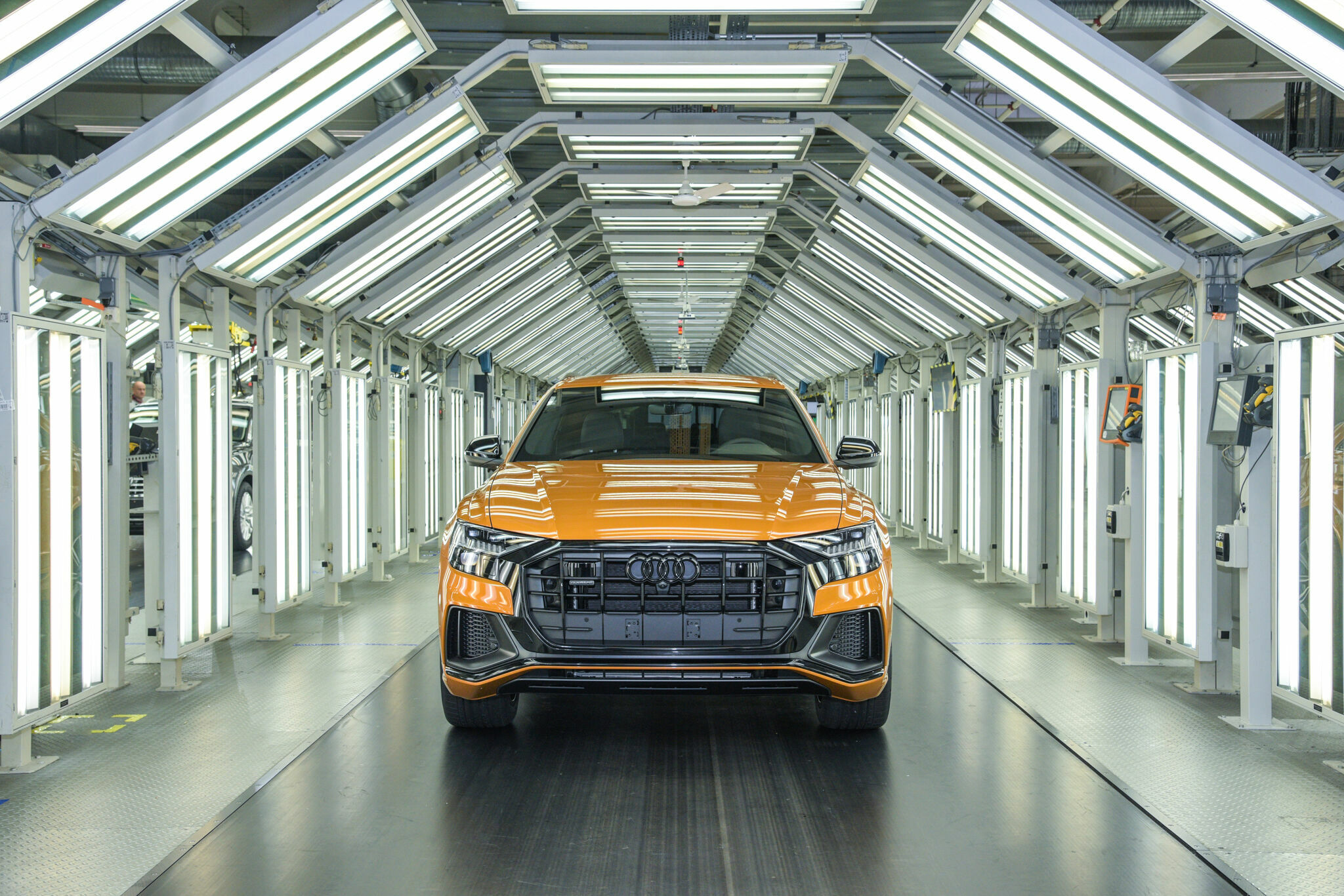 Production of the new Audi Q8 with the plug-in hybrid drive started at the Volkswagen Slovakia site in Bratislava at the end of 2020.