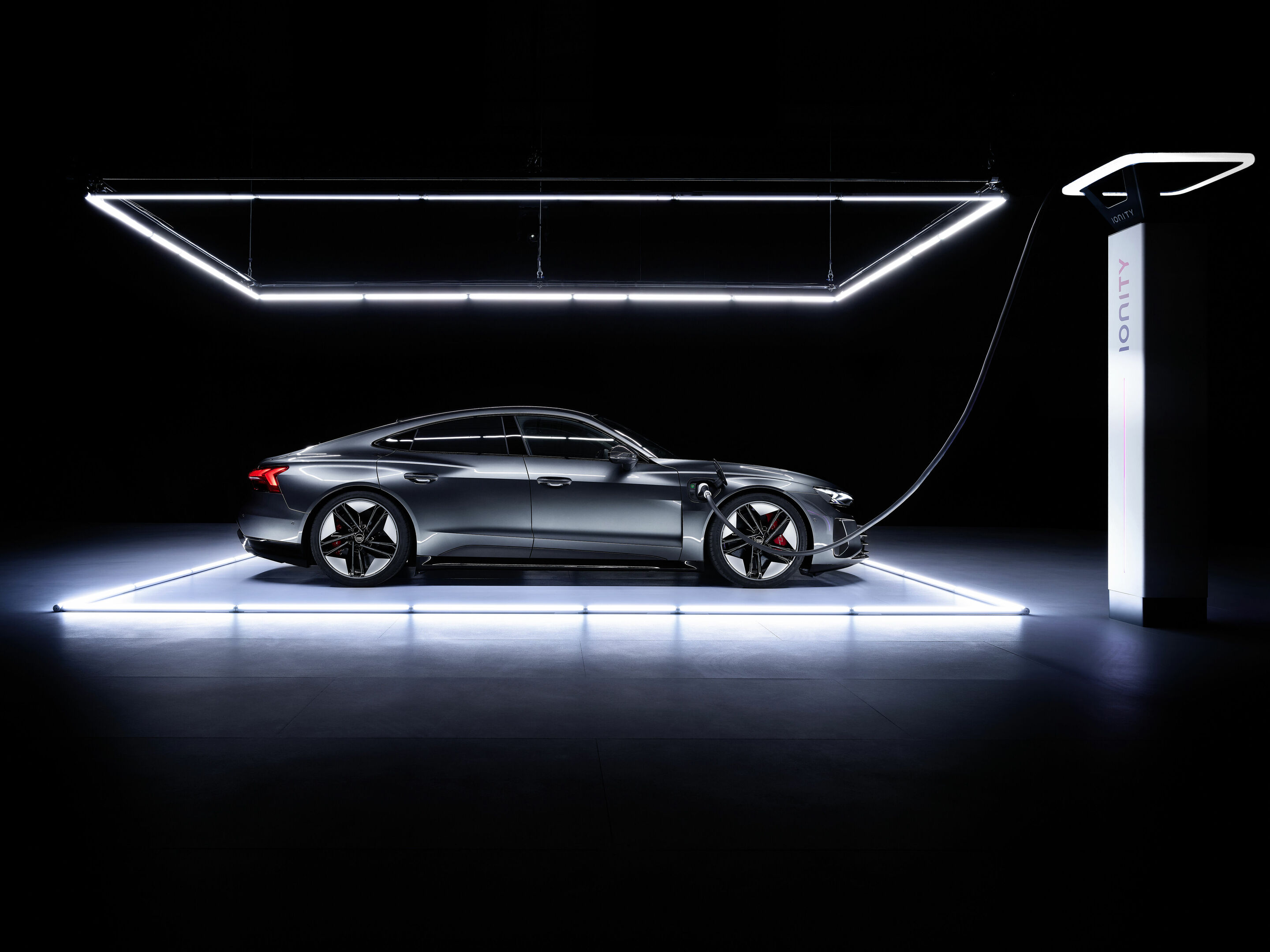 Audi RS E-tron GT: Baureihen, Wiki, Anleitungen, Daten & Ratgeber