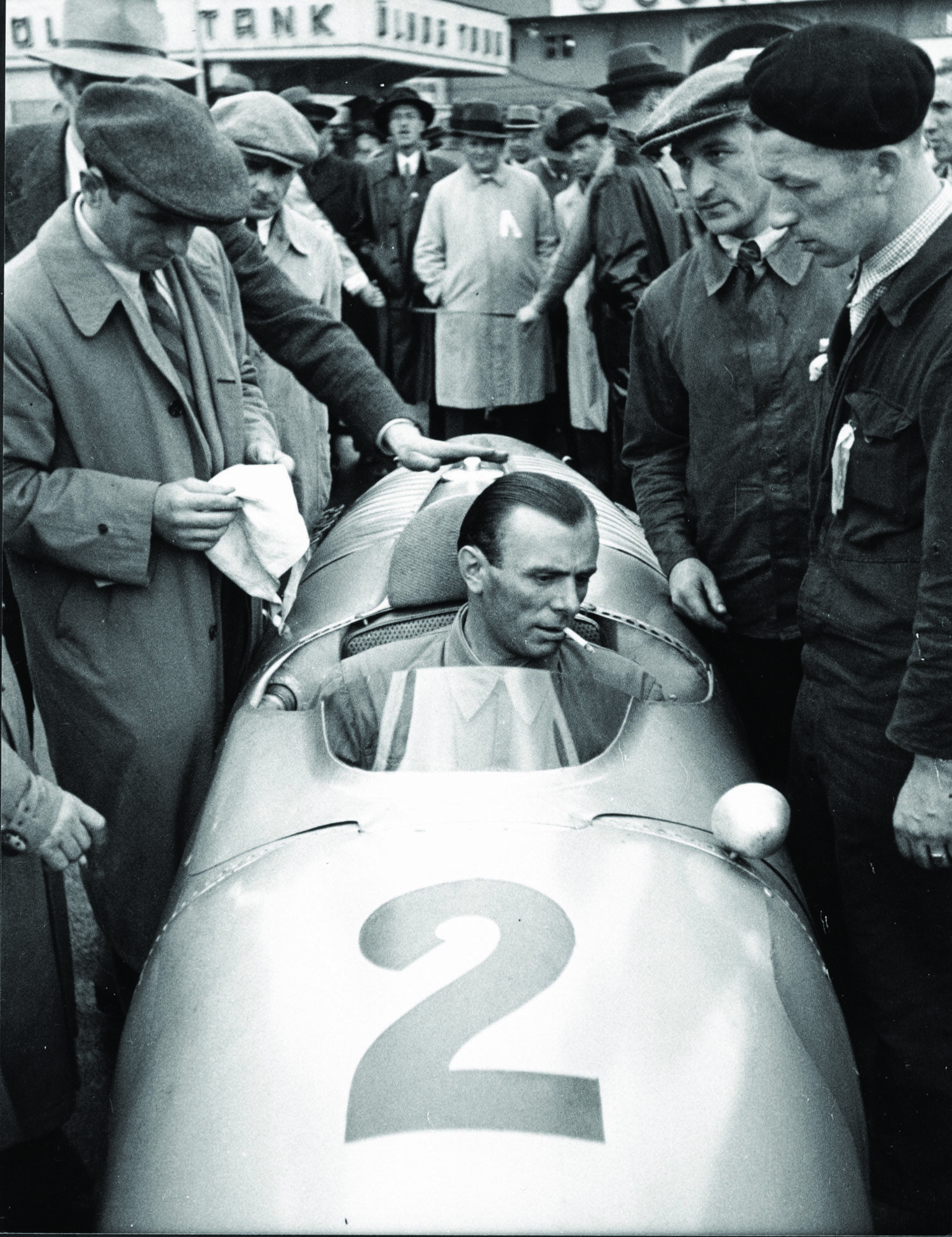 Achille Varzi and his Auto Union official cars: The silverarrow Typ C for the circuit and chic Horch 853 for outside
