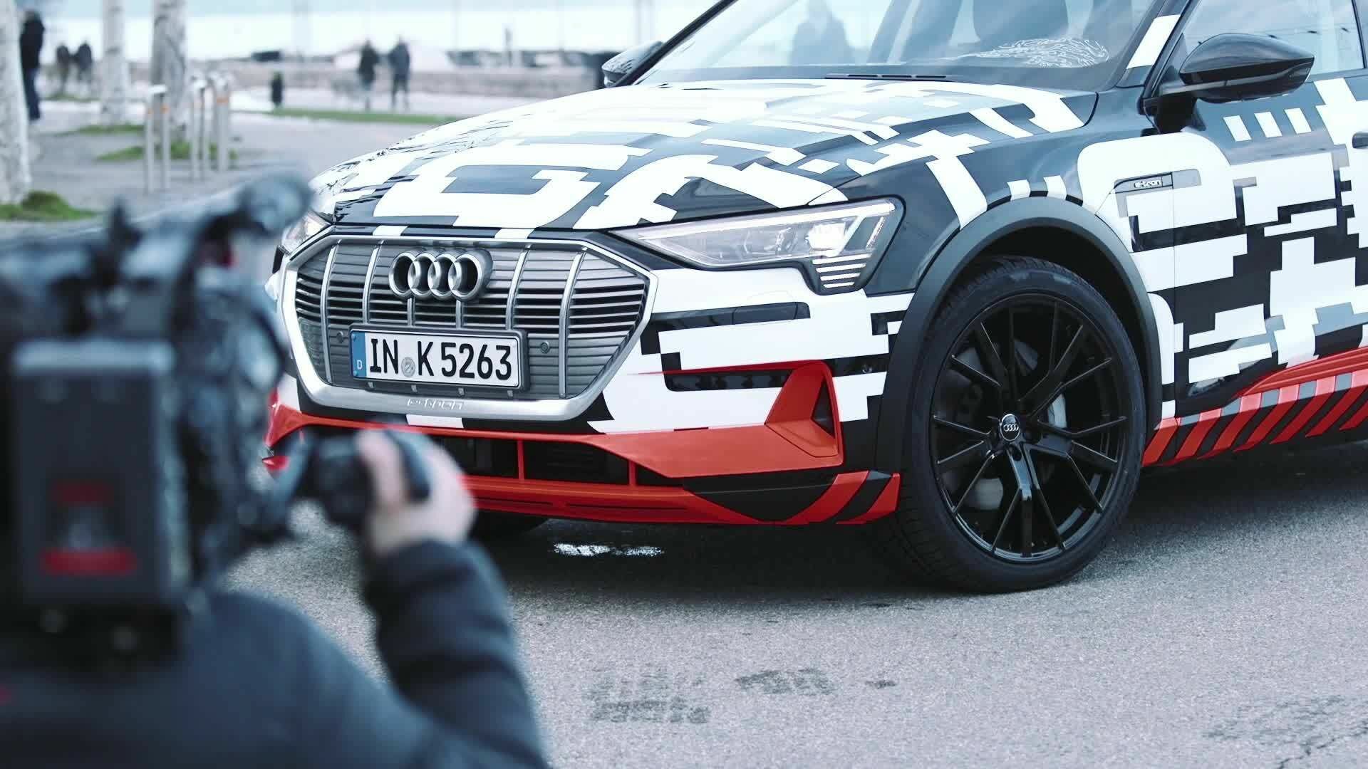 Der Audi e-tron Prototyp auf Tour durch Genf