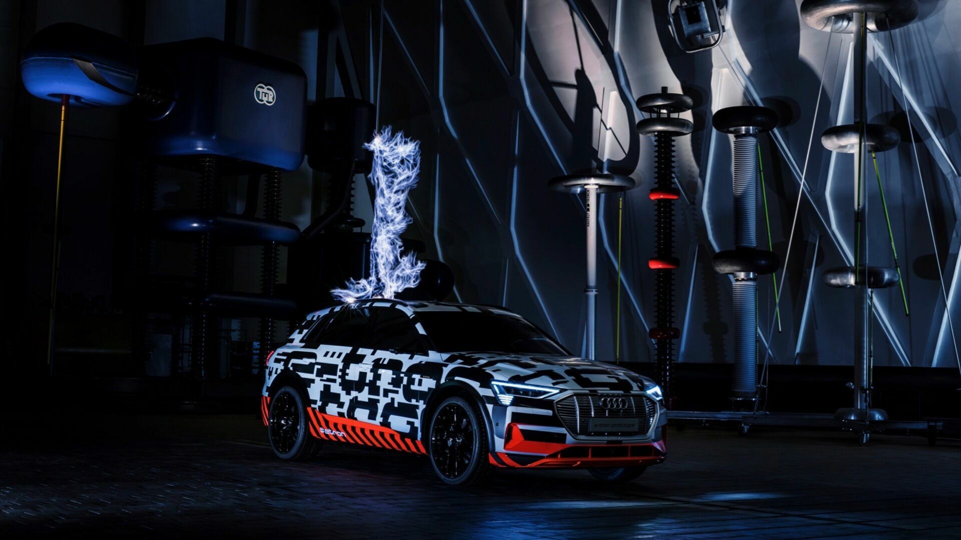 Der Audi e-tron-Prototyp im Faraday‘schen Käfig