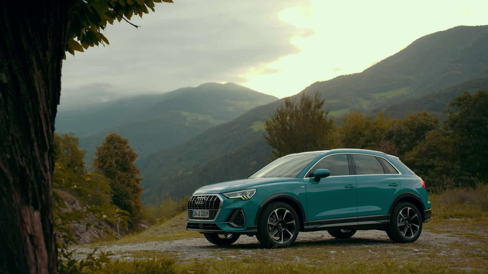 Audi Q3 Trailer on Location Bozen