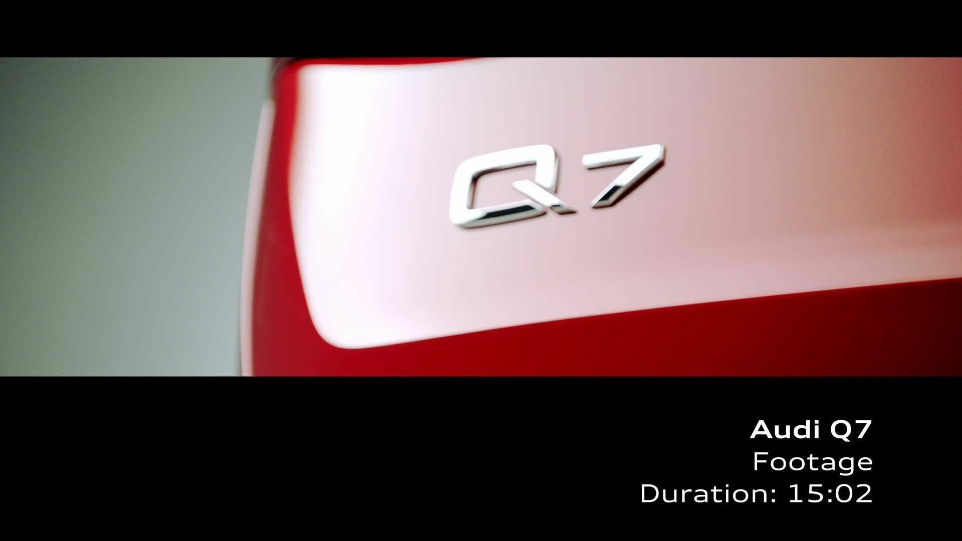Audi Q7 (Studiofootage)