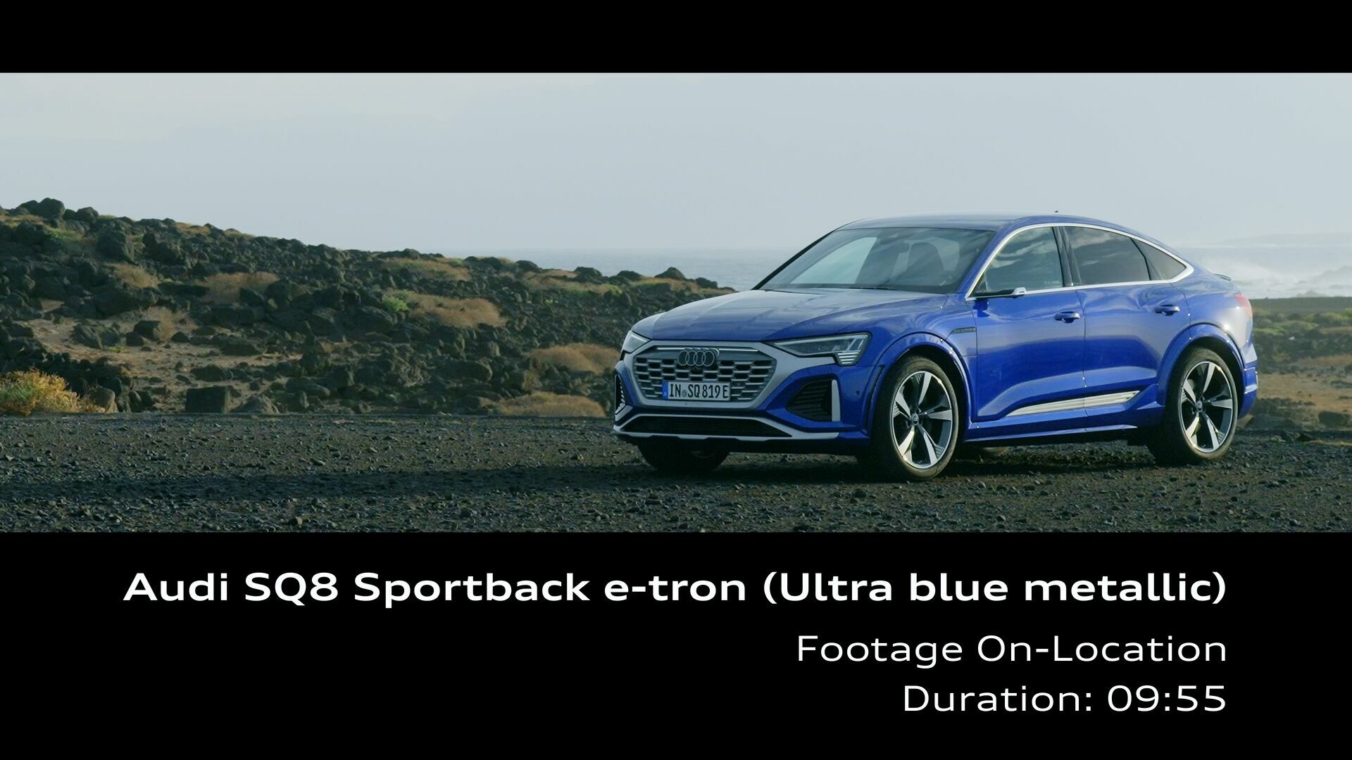 Footage: Audi SQ8 Sportback e-tron Ultrablau Metallic