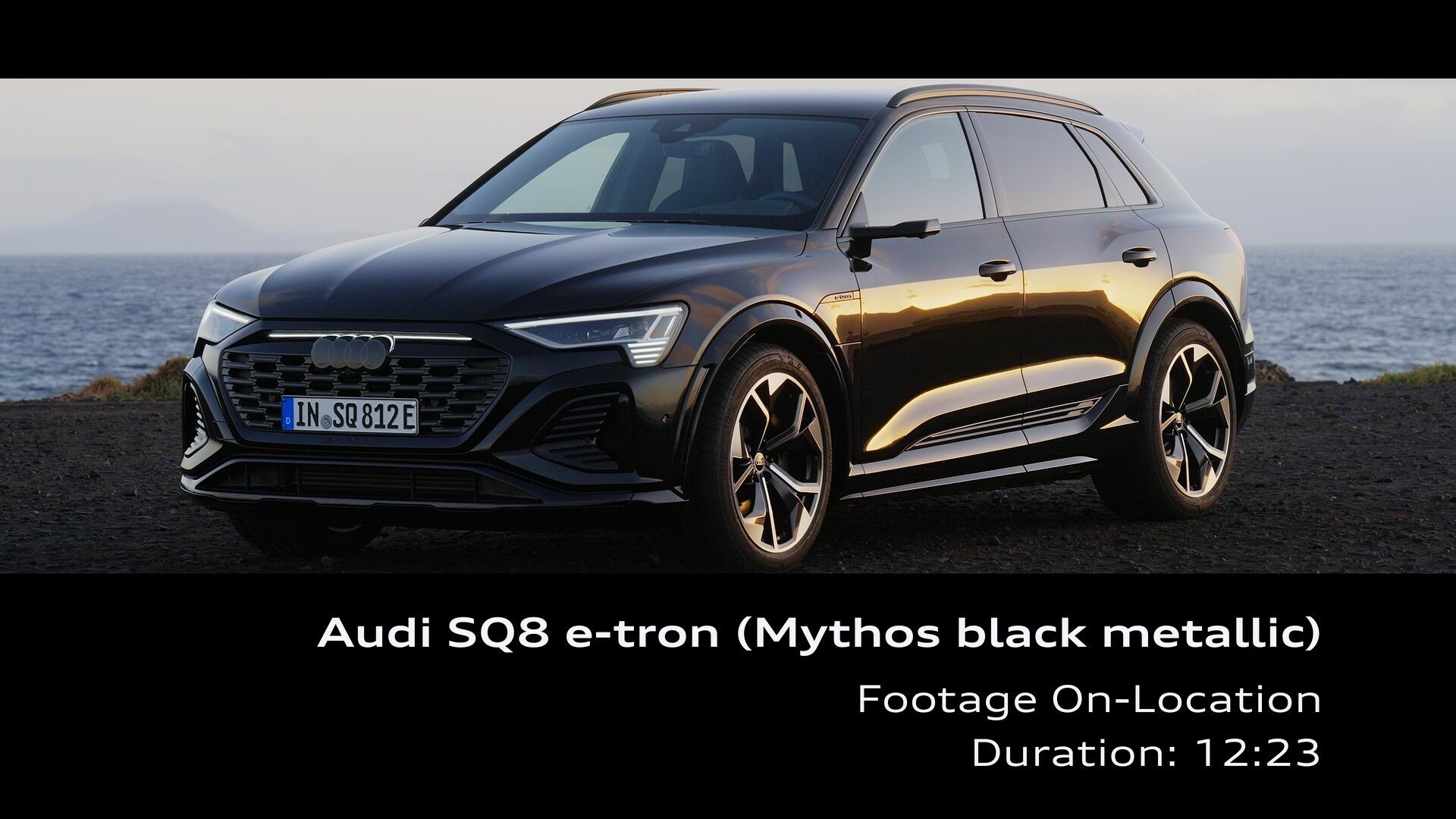Footage: Audi SQ8 e-tron Mythos Black metallic