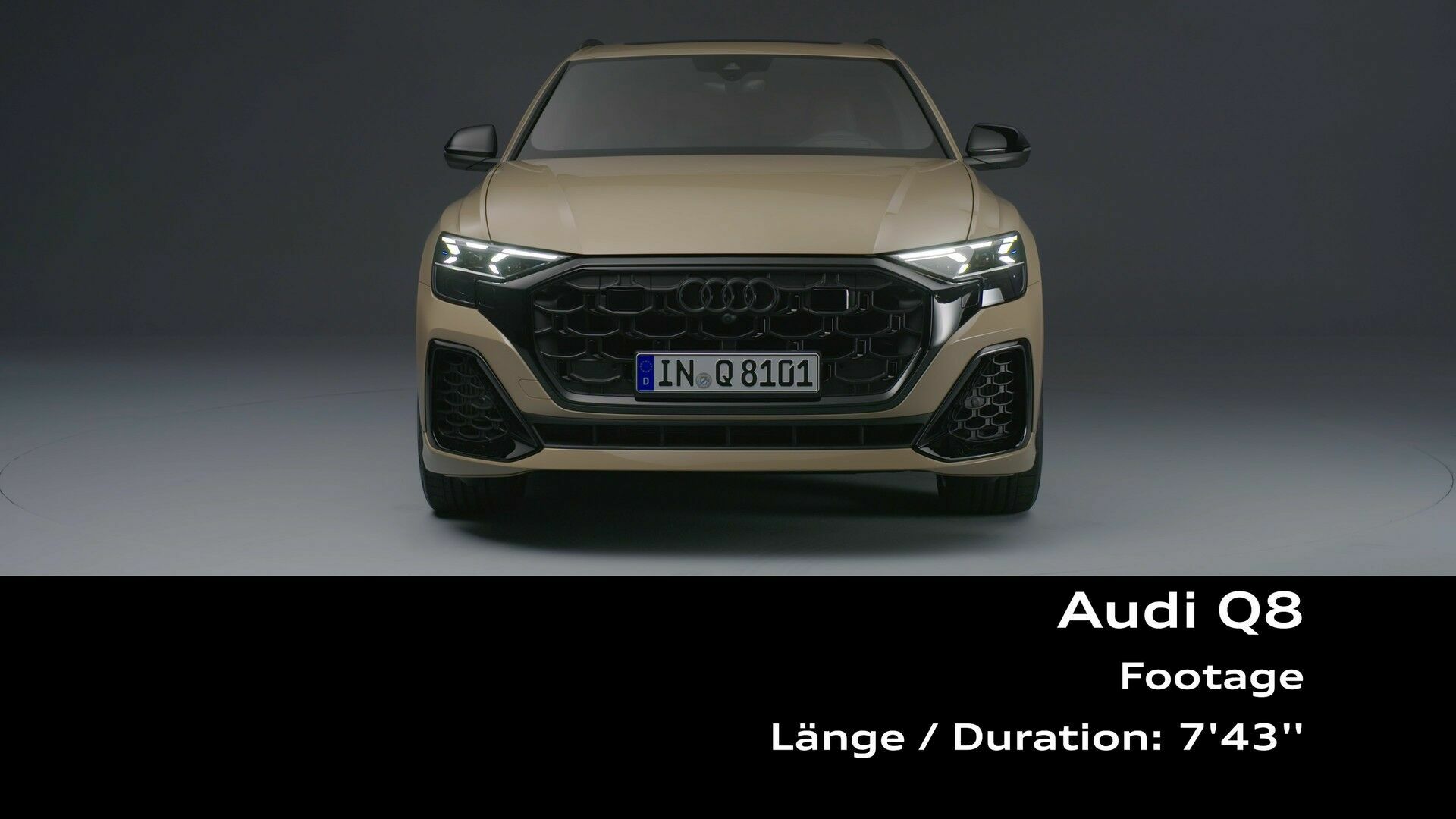 Audi Q8 – Footage (Studio)