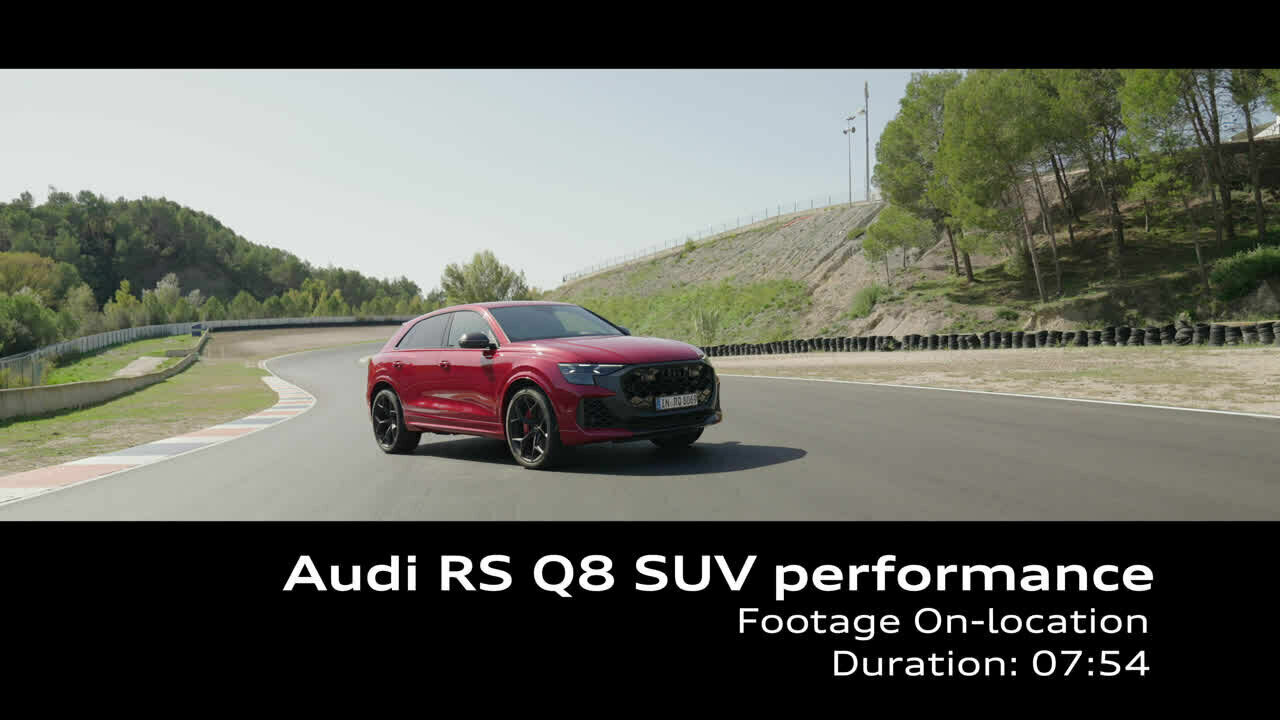 Audi RS Q8 SUV performance Chili red - Footage (on location)