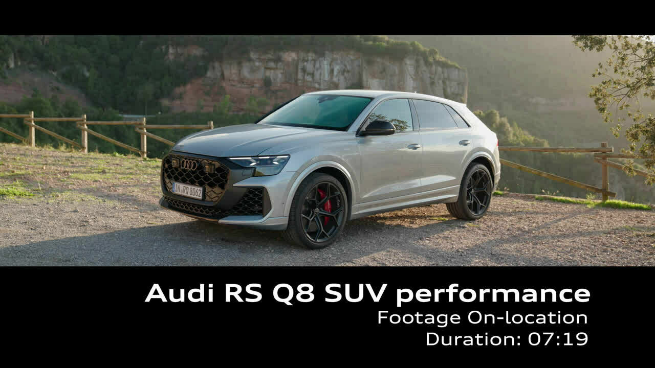 Audi RS Q8 SUV performance Satellitsilber – Footage (On-Location)