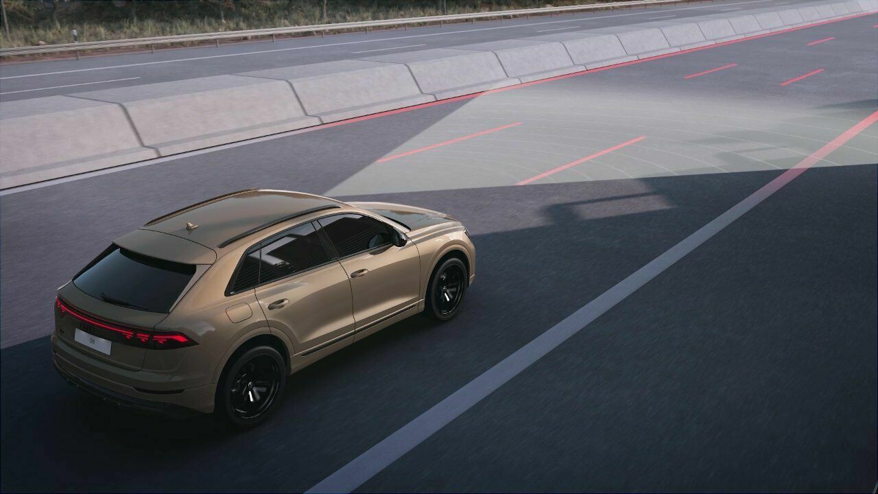 Audi Q8 – Assist package Park plus and adaptive cruise control – Animation